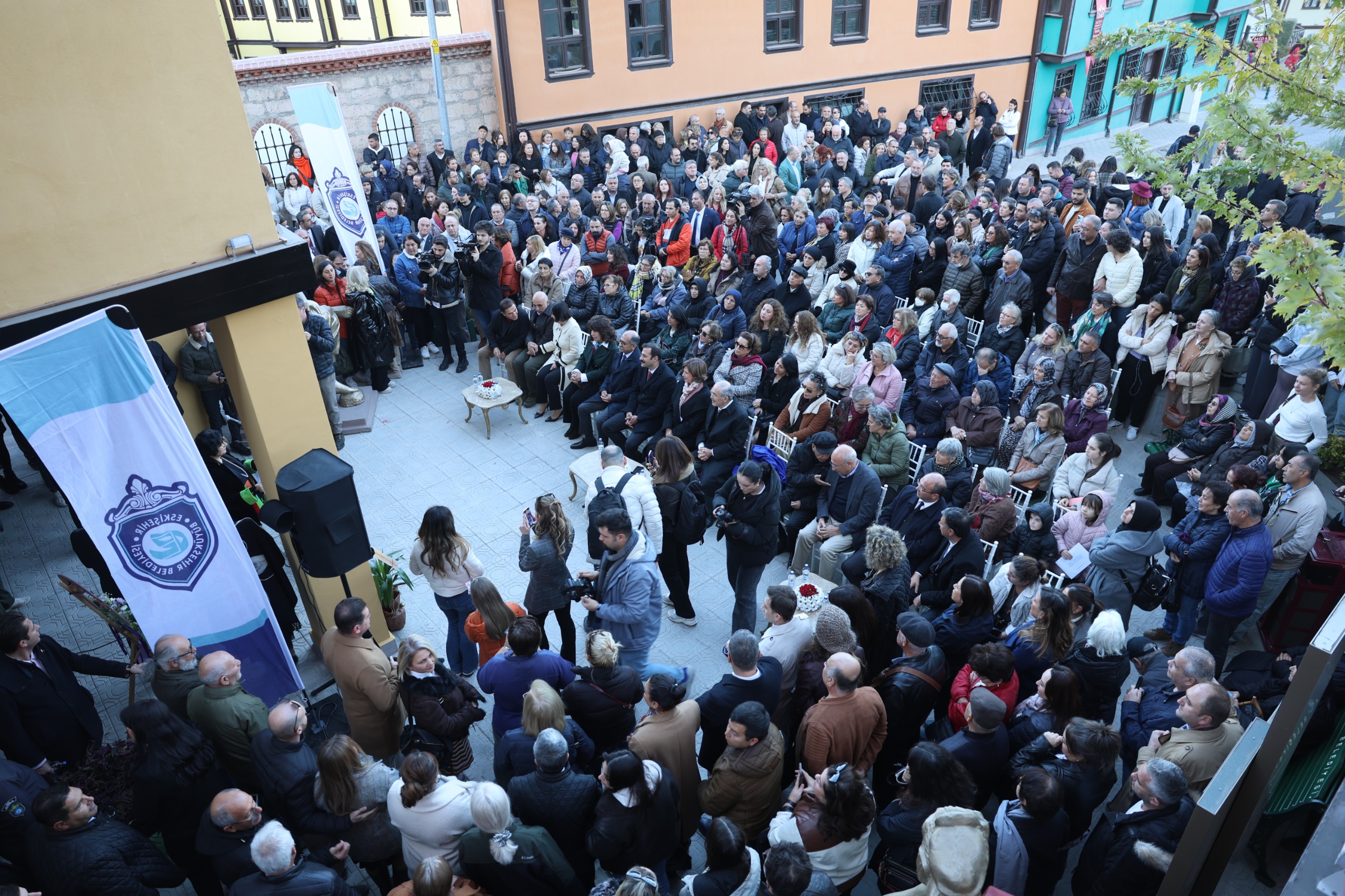 “Eski̇şehi̇r’den Yükselen Sanat Ateşi̇ Bütün Ülkeyi̇ Sarsin” (2)