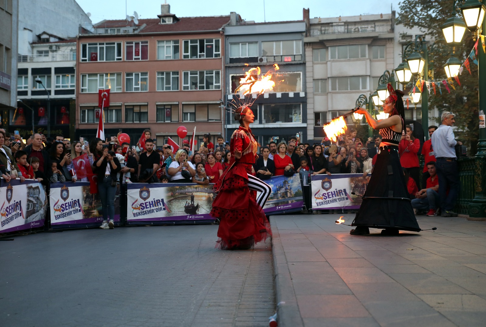 16. Uluslararasi Eski̇şehi̇r Çocuk Ve Gençli̇k Ti̇yatrolari Festi̇vali̇ Güçlenerek Geli̇yor (1)