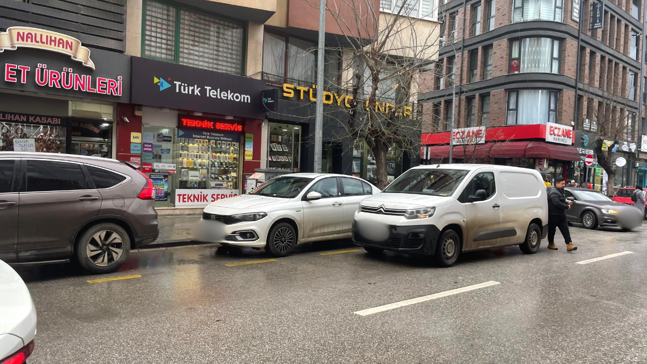 Eskişehir'de Yüksek Otopark Ücretleri Trafiği Felç Etti (1)