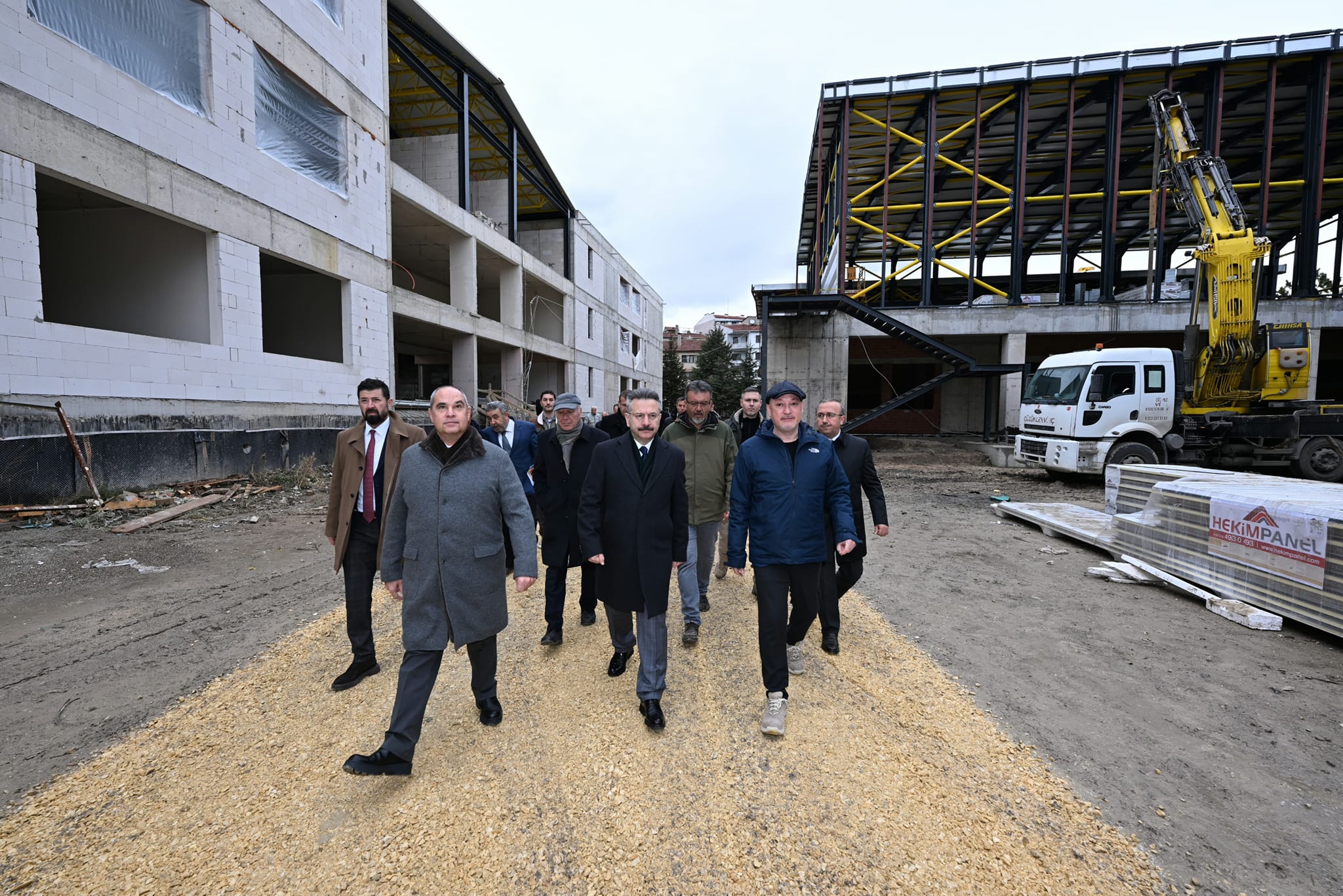 Vali Aksoy, Firuz Kanatlı Mesleki Ve Teknik Anadolu Lisesi'nin Inşaatını Yerinde Inceledi (3)