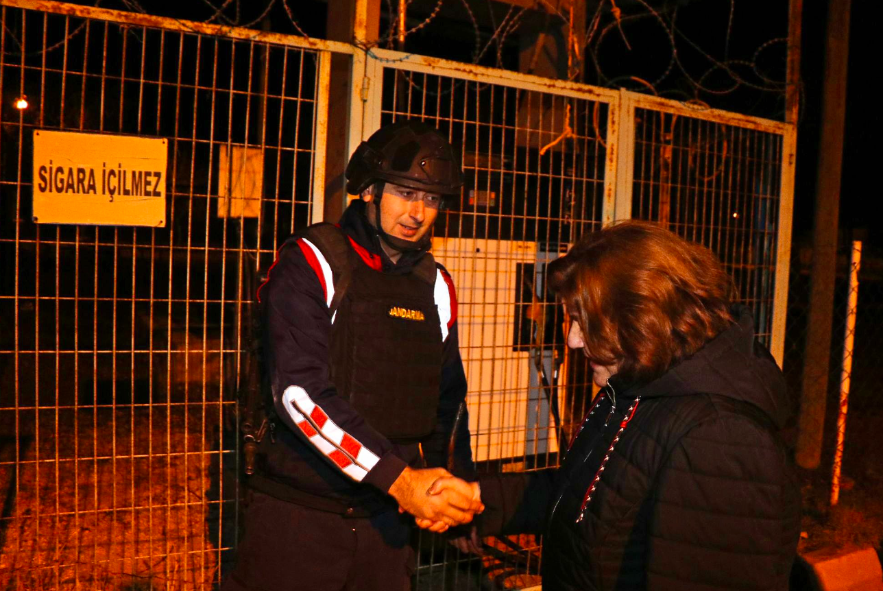 Başkan Konakcı Yılbaşı Gecesi Görev Başında Olan Kamu Personellerini Unutmadı (1)