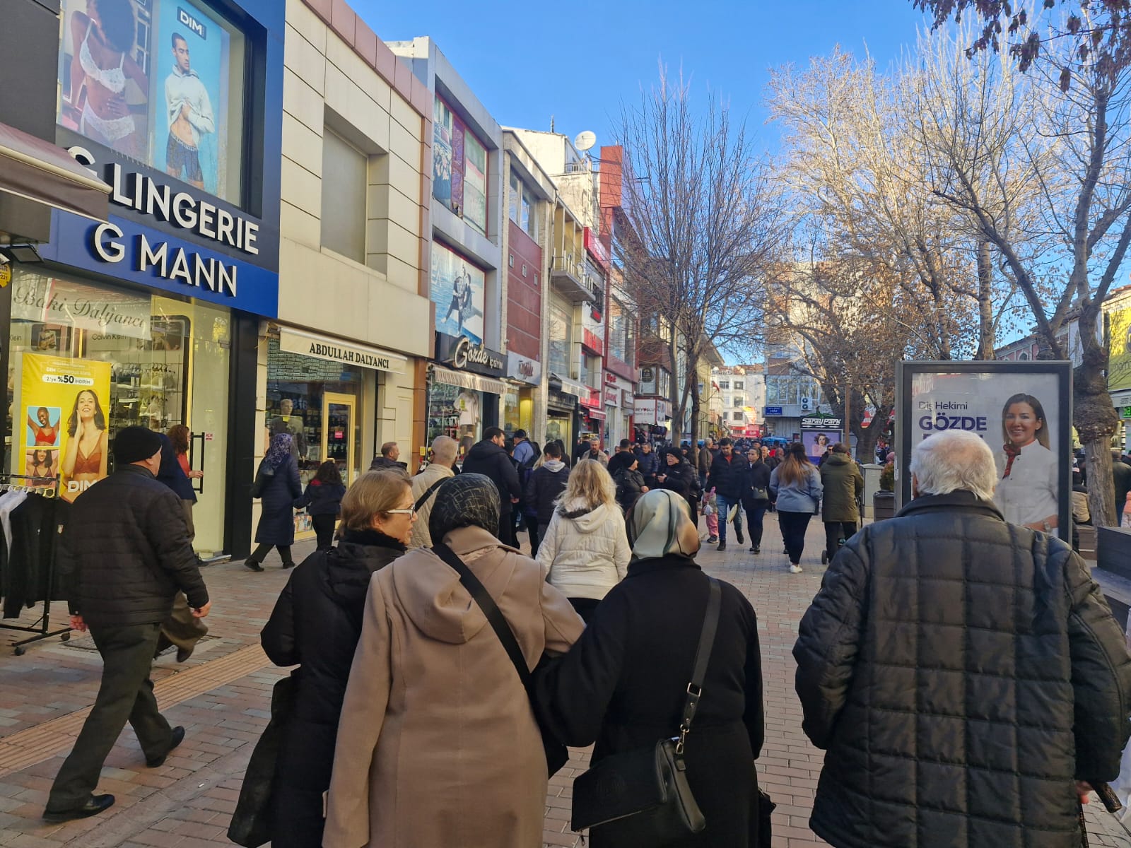 Eskişehir'de Kış Güneşi Çarşıyı Hareketlendirdi