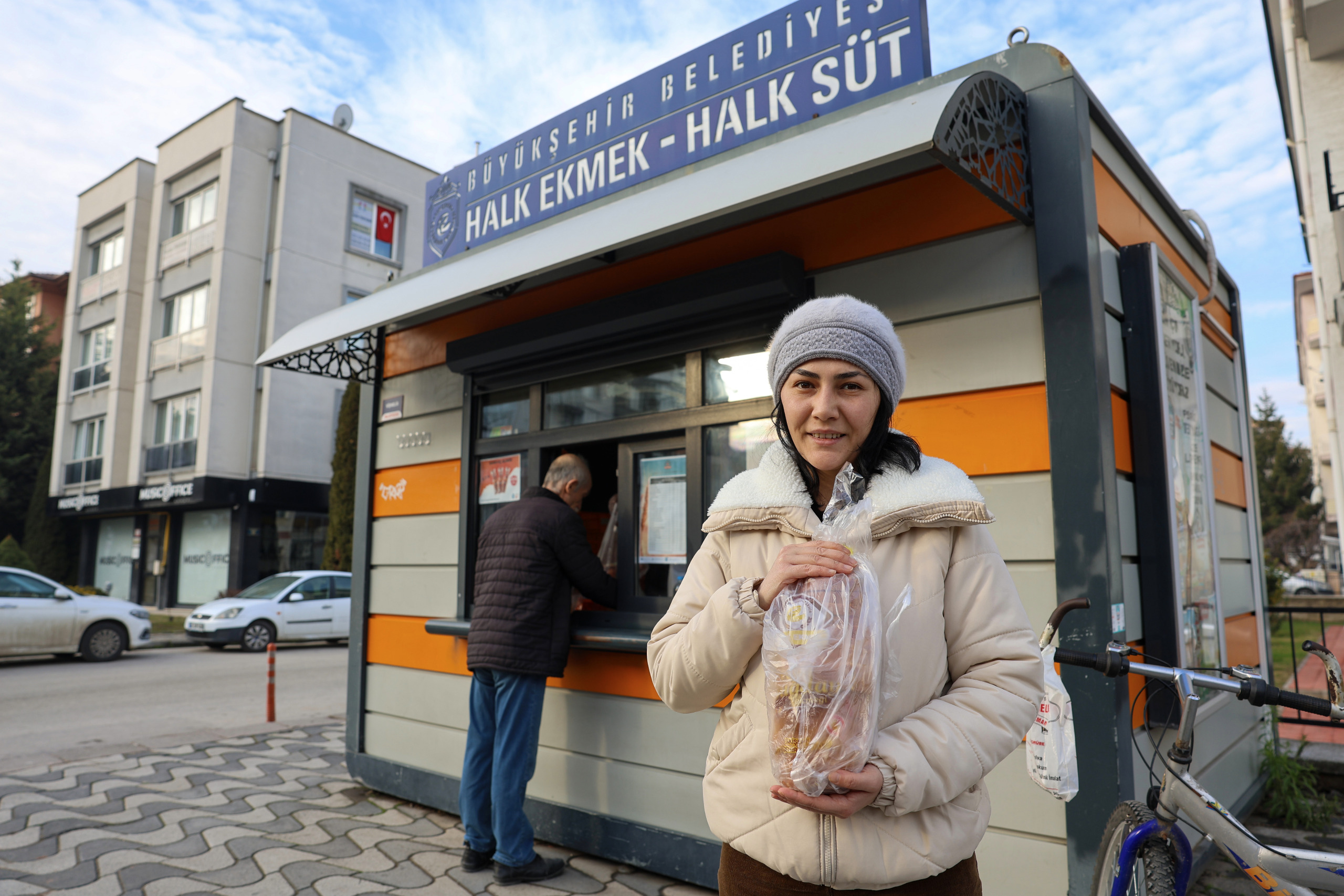 Halk Ekmek Ürün Çeşi̇tli̇li̇ği̇yle Yoğun İlgi̇ Görüyor (4)