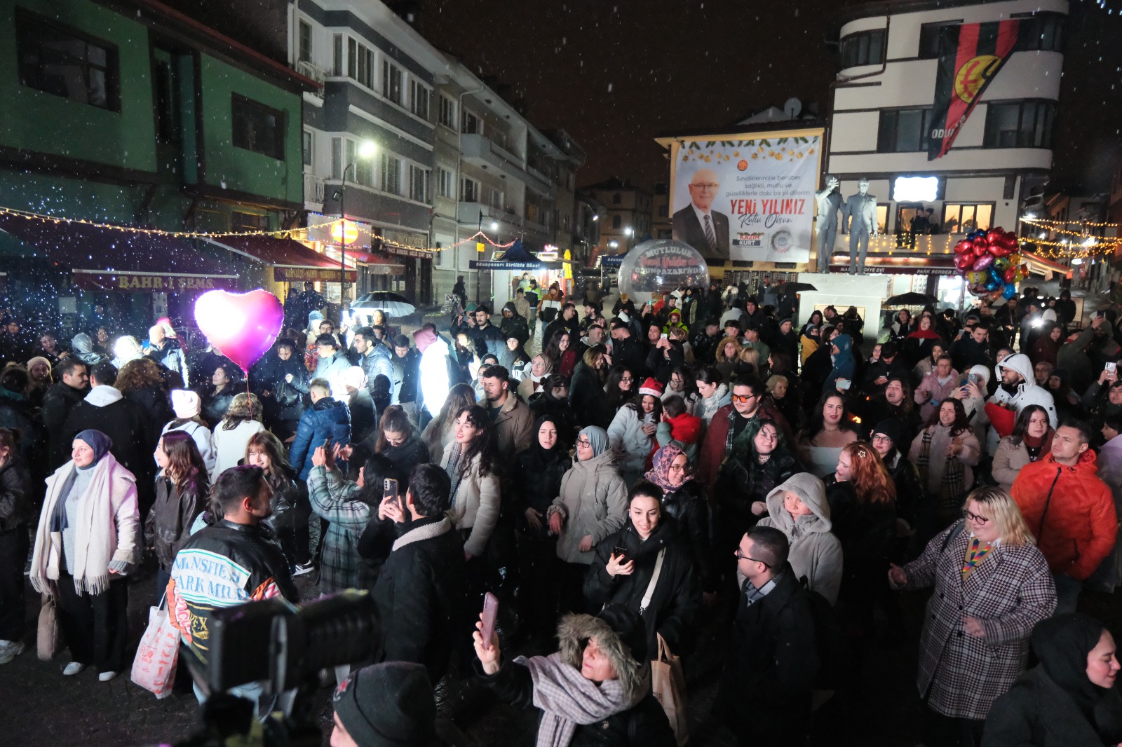 Odunpazarı’nda Yeni Yıl Coşkusu Başladı Yeni Yıl Pazarı Açıldı! (29)