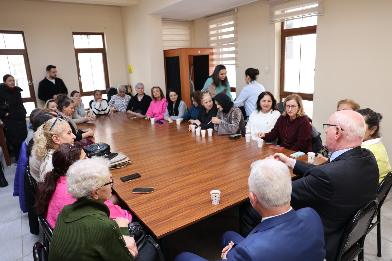 Başkan Kurt Prof. Dr. Orhan Oğuz Halk Merkezi'nde Kadınlarla Bir Araya Geldi (4)