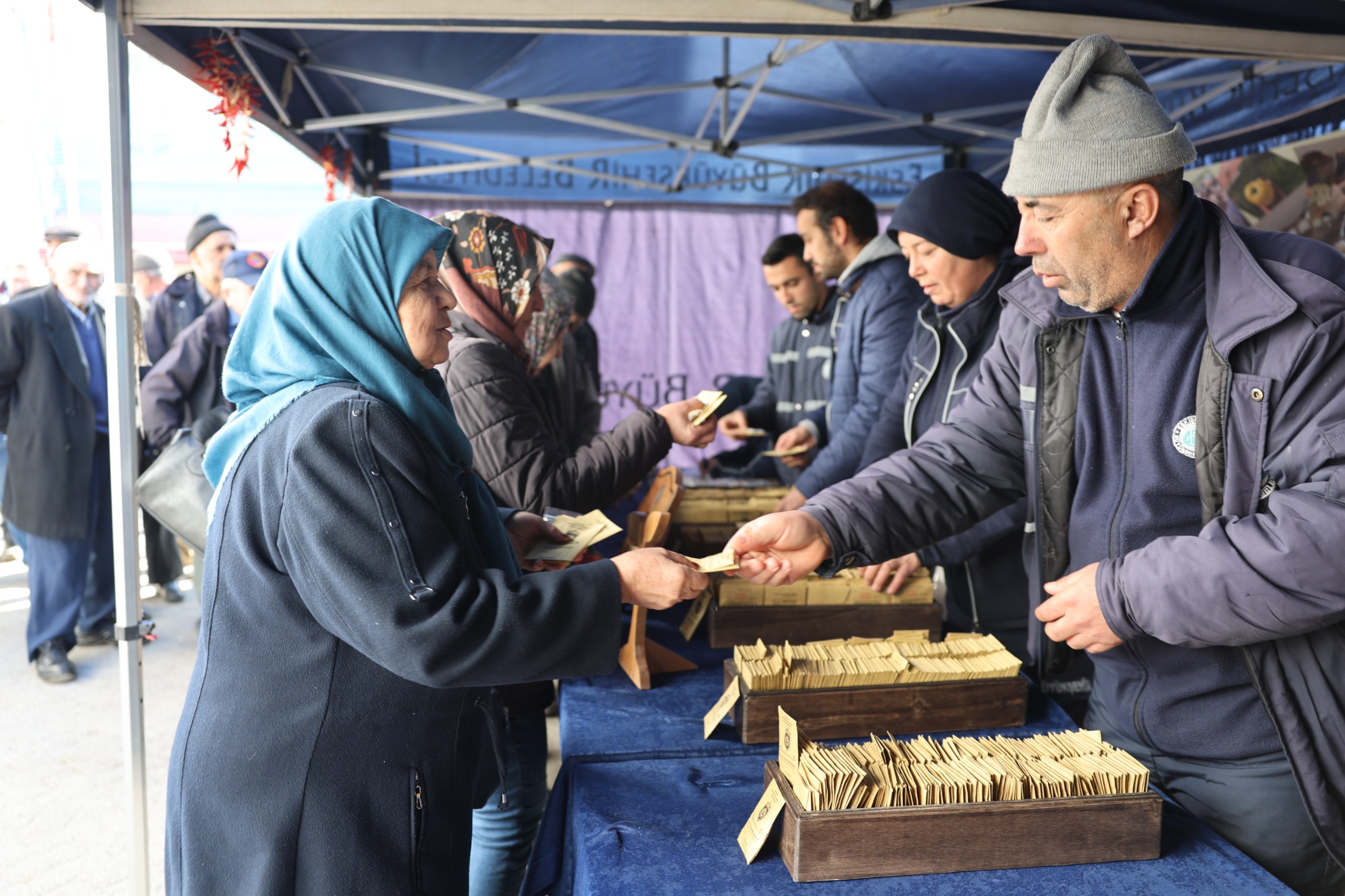 Büyükşehi̇r Beledi̇yesi̇ Tohum Takas Günleri̇ Başliyor (3)