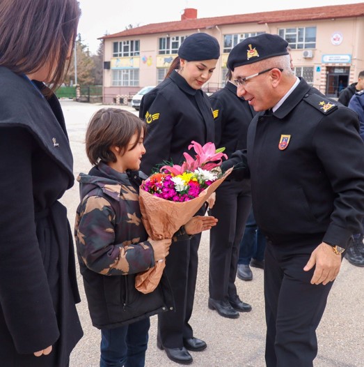 Eskişehir İl Jandarma Komutanı Tuğgeneral Erhan Demir, Miniklerle Buluştu (2)