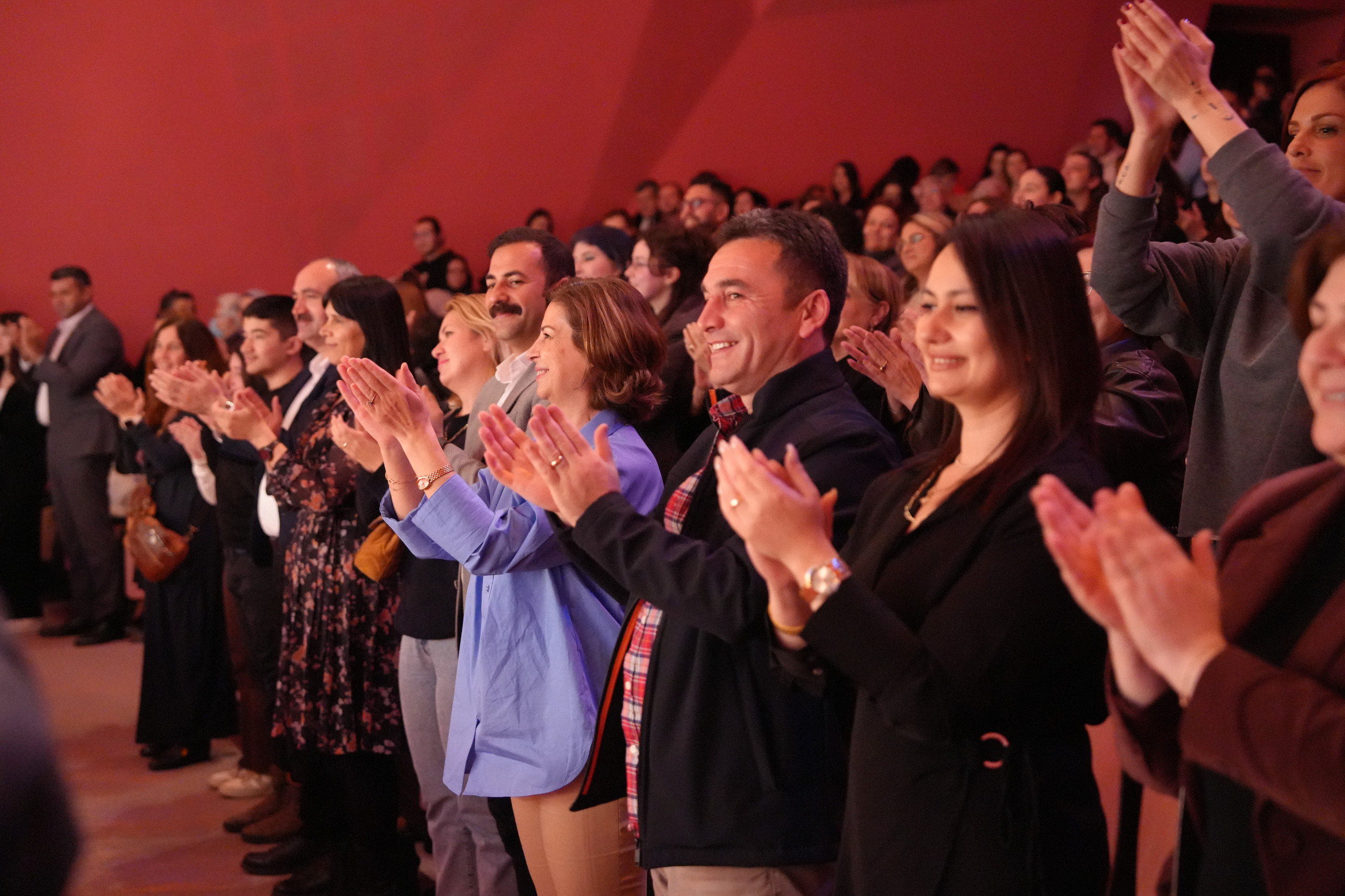 Eski̇şehi̇r’i̇n İlçeleri̇ “Lüküs Hayat” Oyununda Buluştu (10)