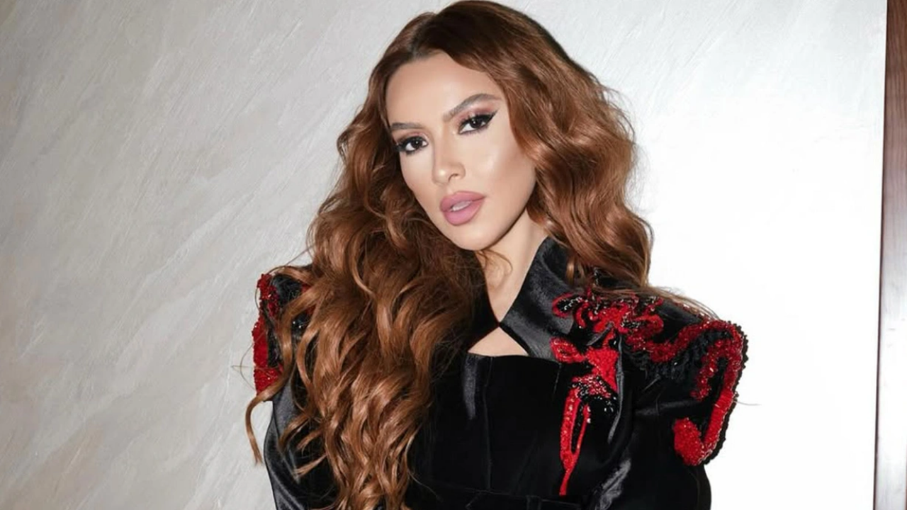Hadise'ye Şok! En Kötü Dizi Olarak Seçildi