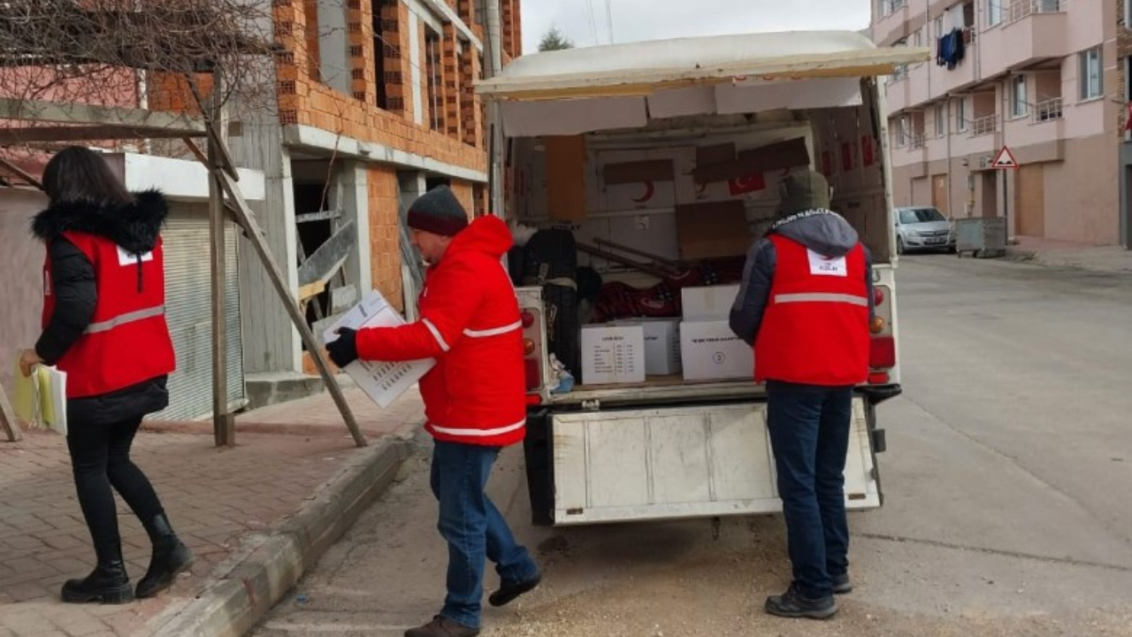 Kızılay Eskişehir, Ihtiyaç Sahiplerine Destek Olmaya Devam Ediyor (1)