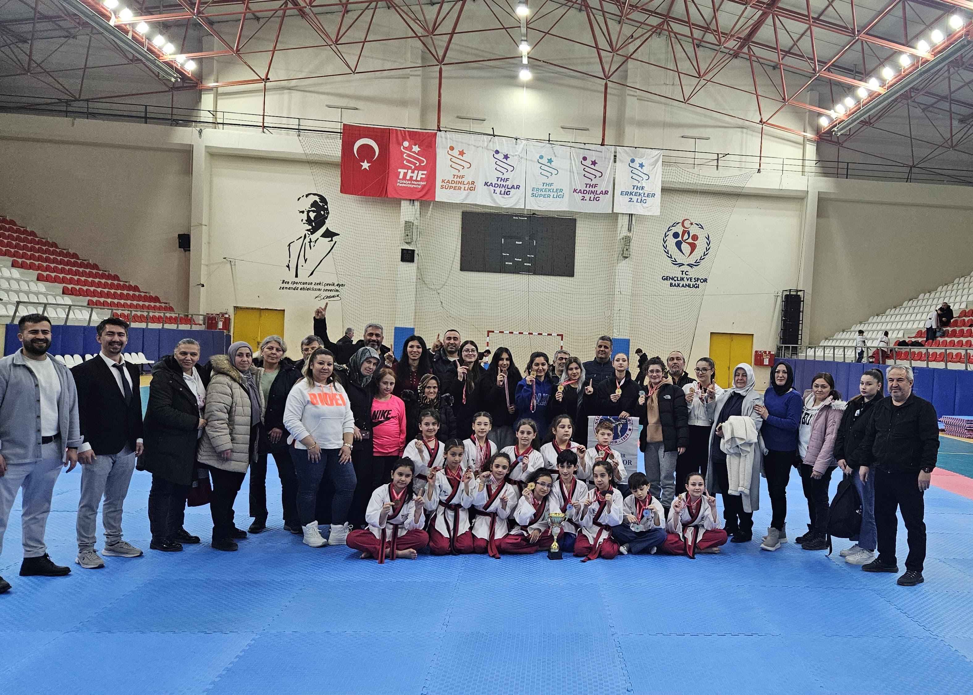 Poomsae İl Birinciliğinde Madalyalar Sahiplerini Buldu-1