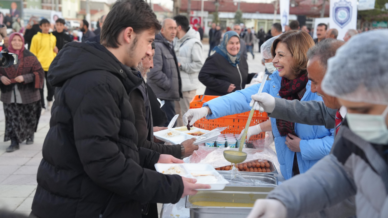 Başkan Ünlüce Han'da Vatandaşlarla Aynı Sofrada Buluştu (2)