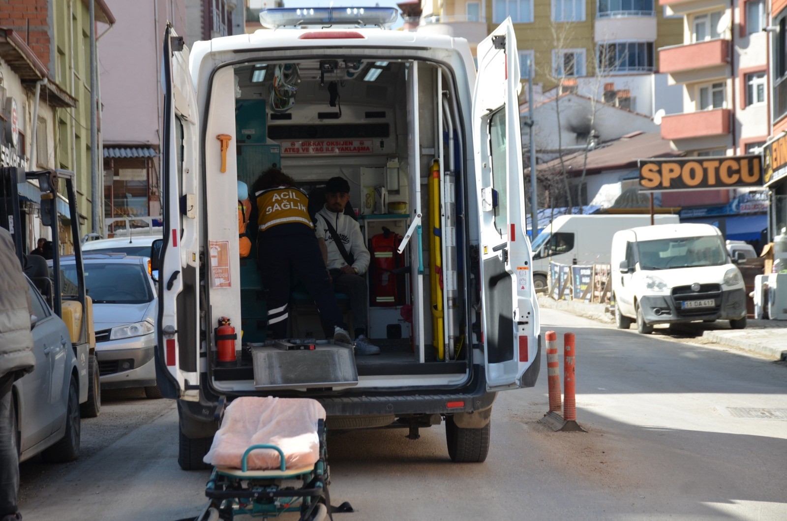 Kontrolden Çıkan Motosiklet Devrildi 2 Kişi Yaralandı (2)