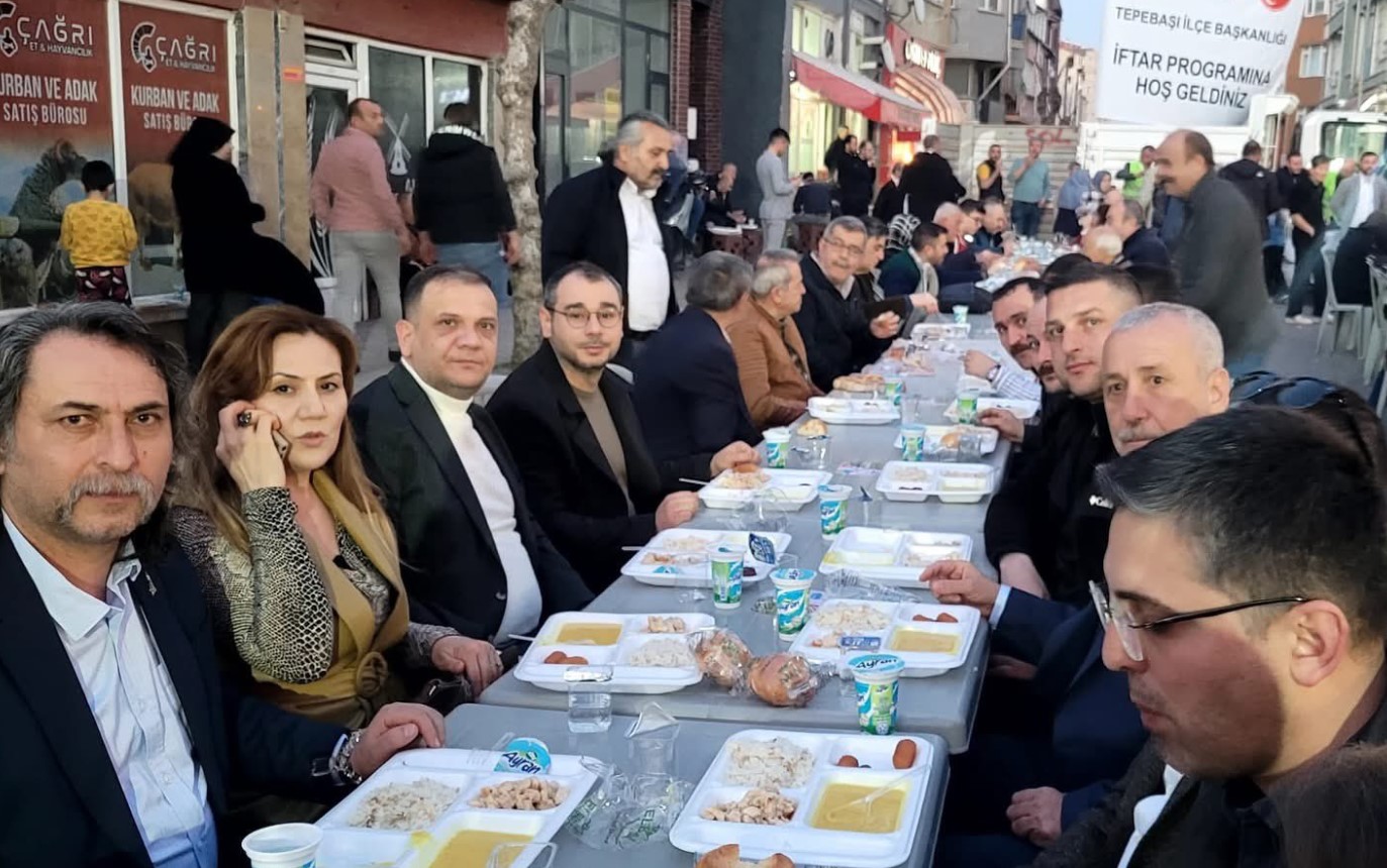 Mhp Tepebaşı, Ömerağa Mahallesinde Iftar Sofrasında Buluştu (1)