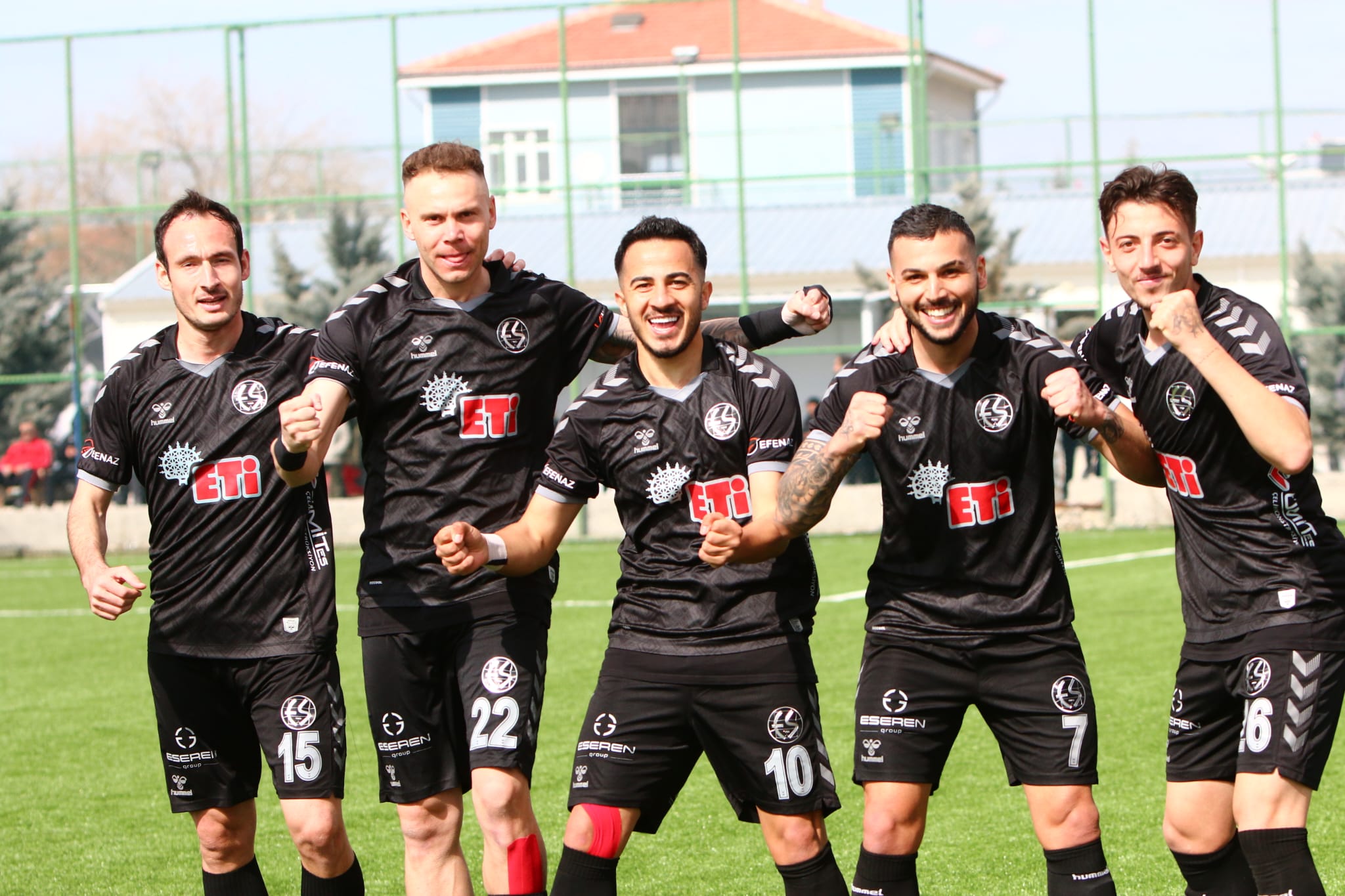 Şimşekler, Ömeranlı Engelini 3 Golle Geçip Tek Başına Zirveye Oturdu (1)