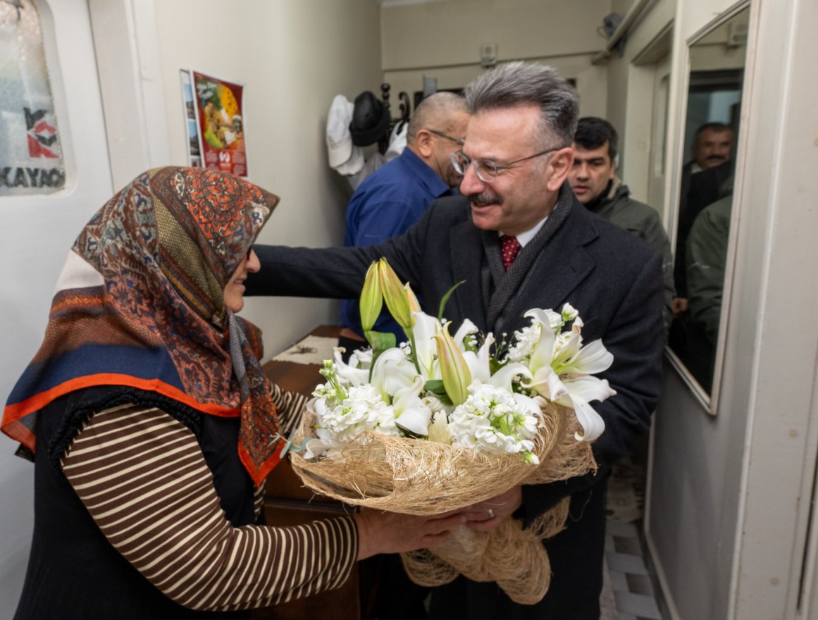 Vali Aksoy, Şehit Ailesini Evinde Ziyaret Etti (2)