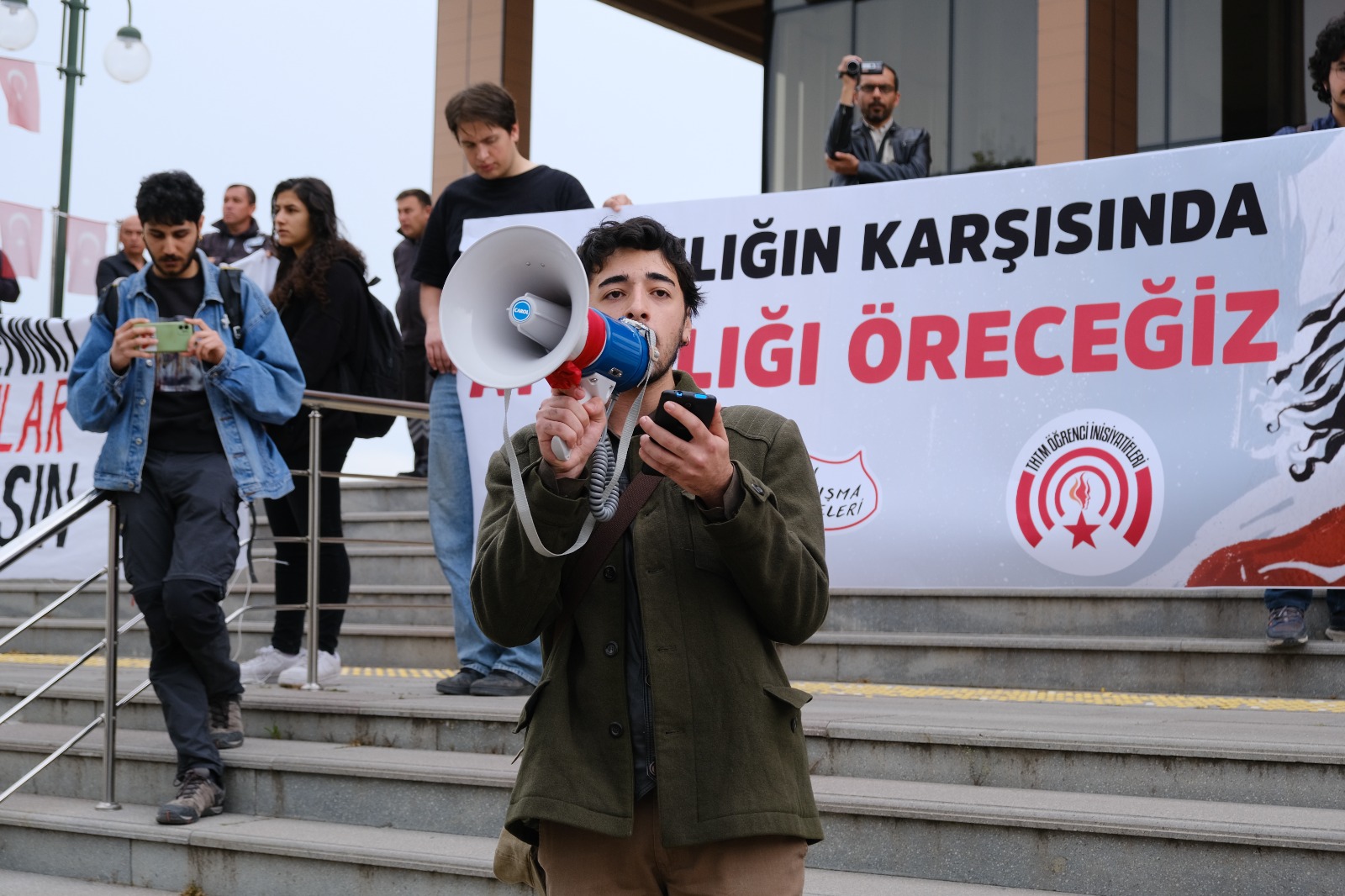 Anadolu Üniversitesi Öğrencileri Aile Sempozyumu’nu Protesto Etti 9