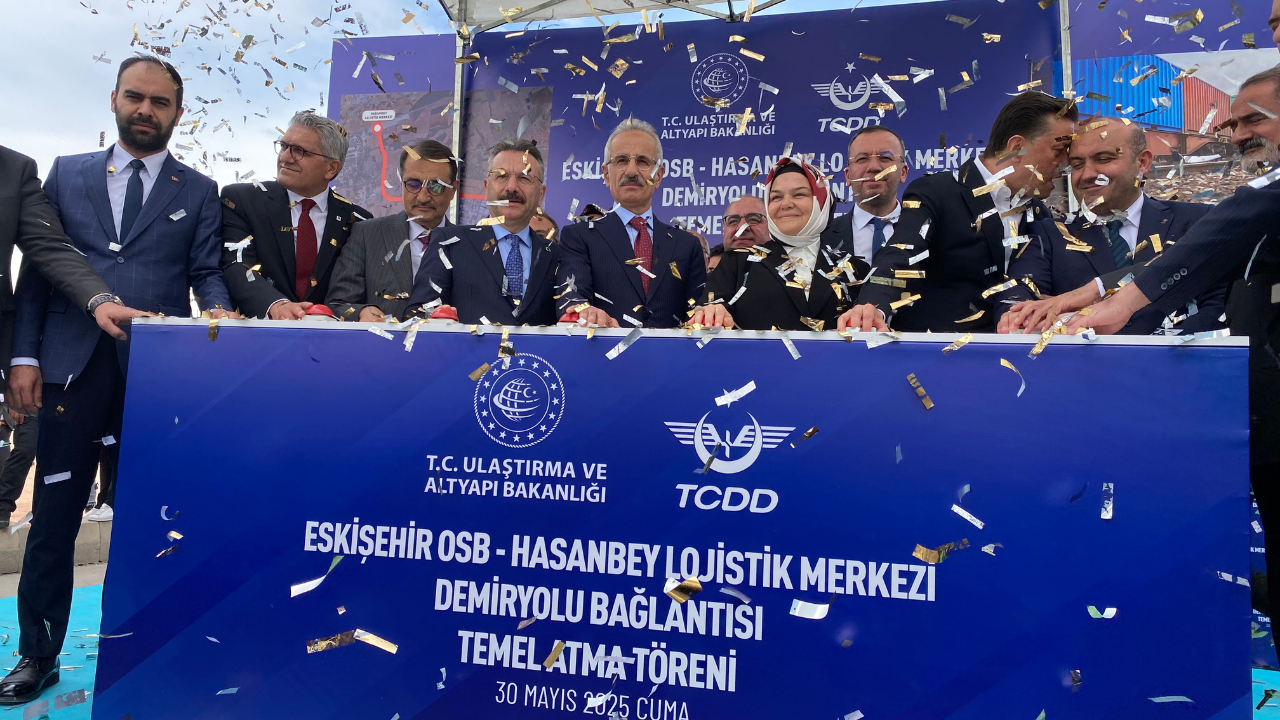 Bakan Uraloğlu, Eskişehir'de Hasanbey Lojistik Merkezi Demiryolu Bağlantısı Temelini Attı (1)
