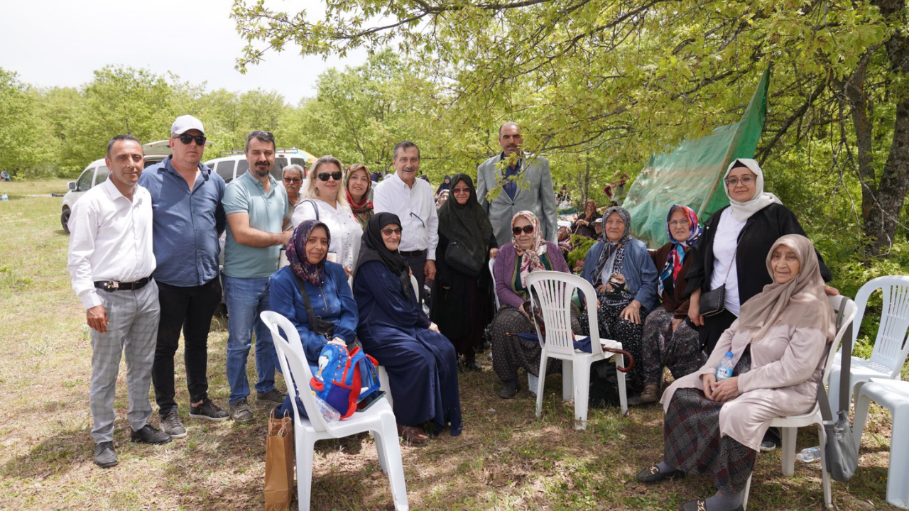 Başkan Ataç, Yağmur Duasında Vatandaşla Buluştu (1)