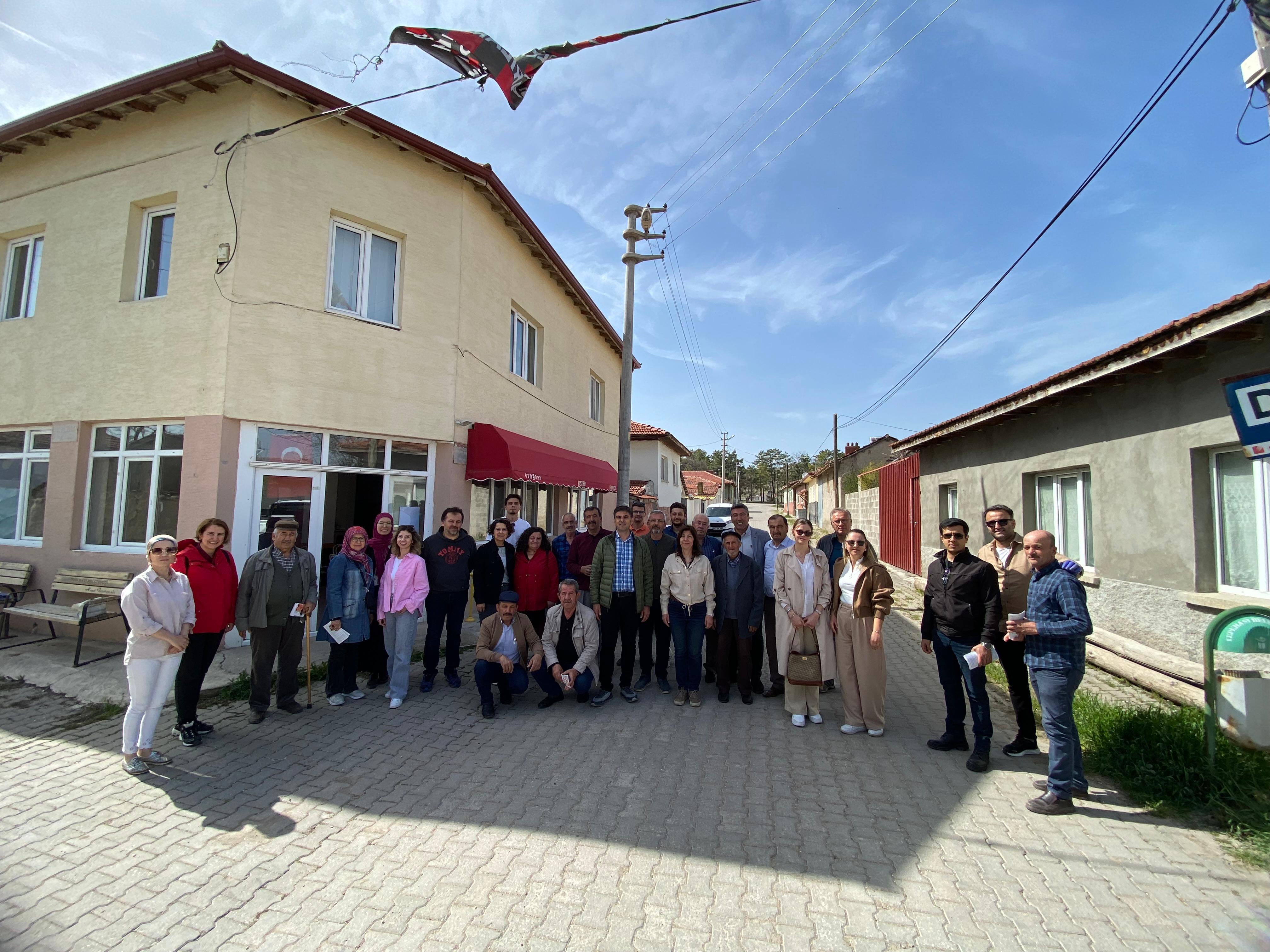 Eği̇ti̇mlerle Tarimsal Bi̇li̇nç Artiyor (1)