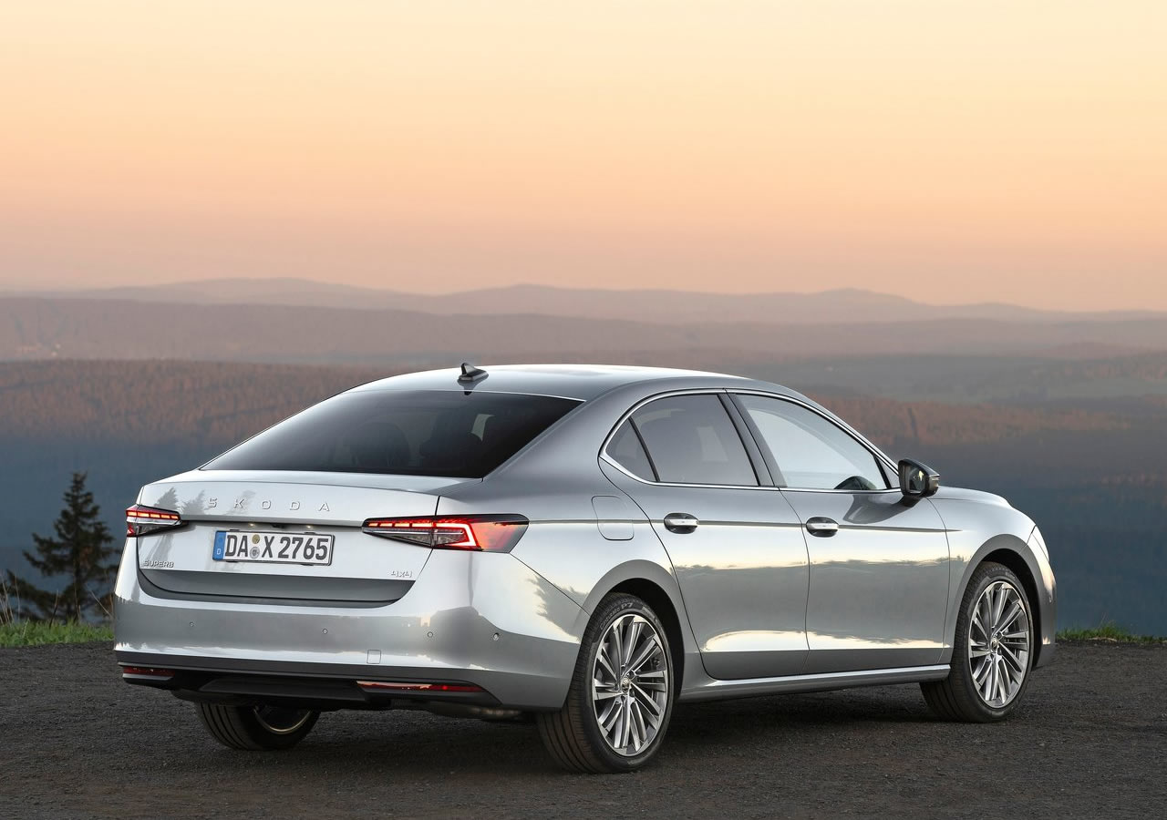 En Guclu 2025 Skoda Superb 3