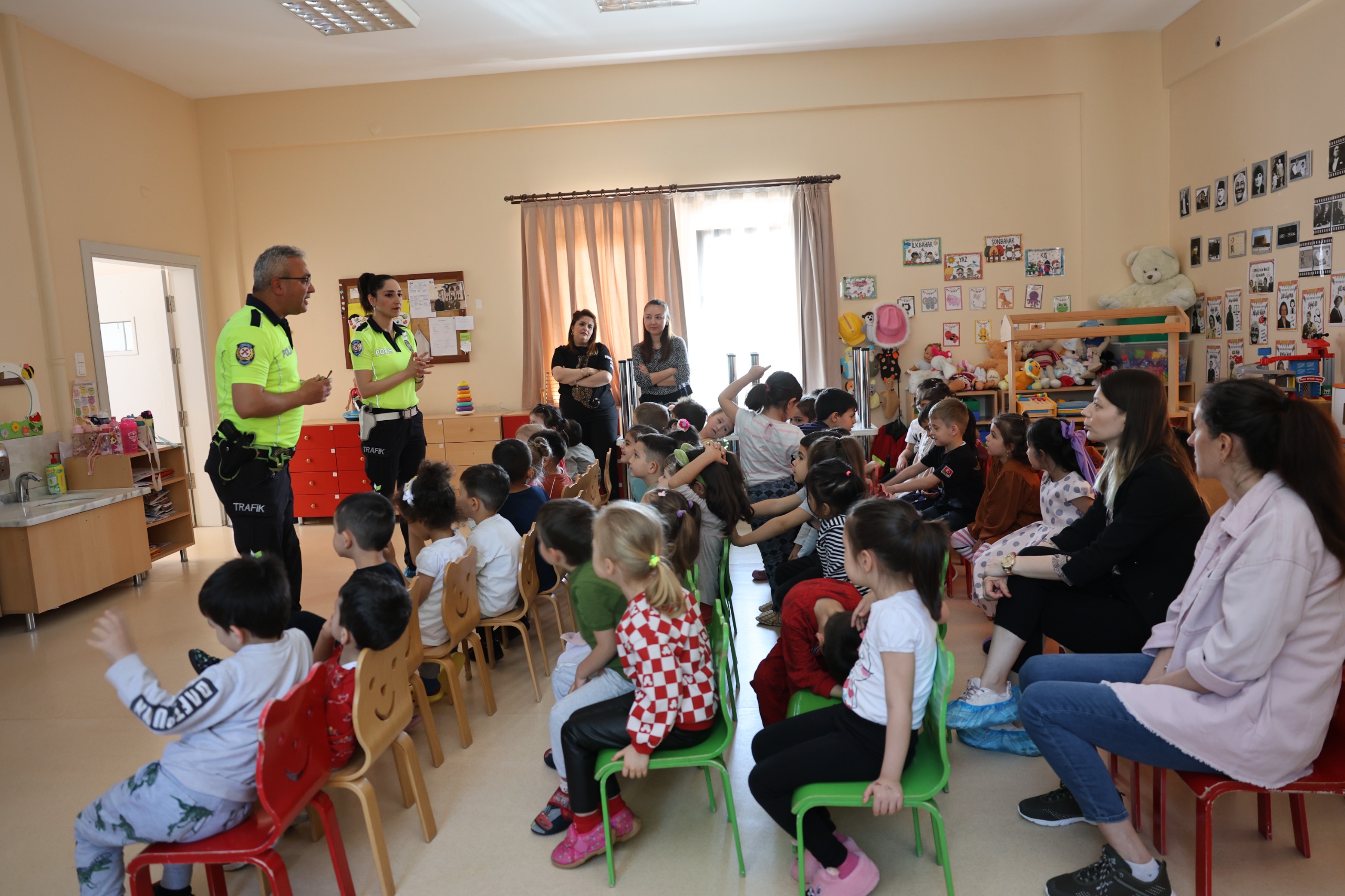Es Çocuk Evi̇’ni̇n Mi̇ni̇kleri̇ Trafi̇k Dedekti̇fi̇ Oldu (1)