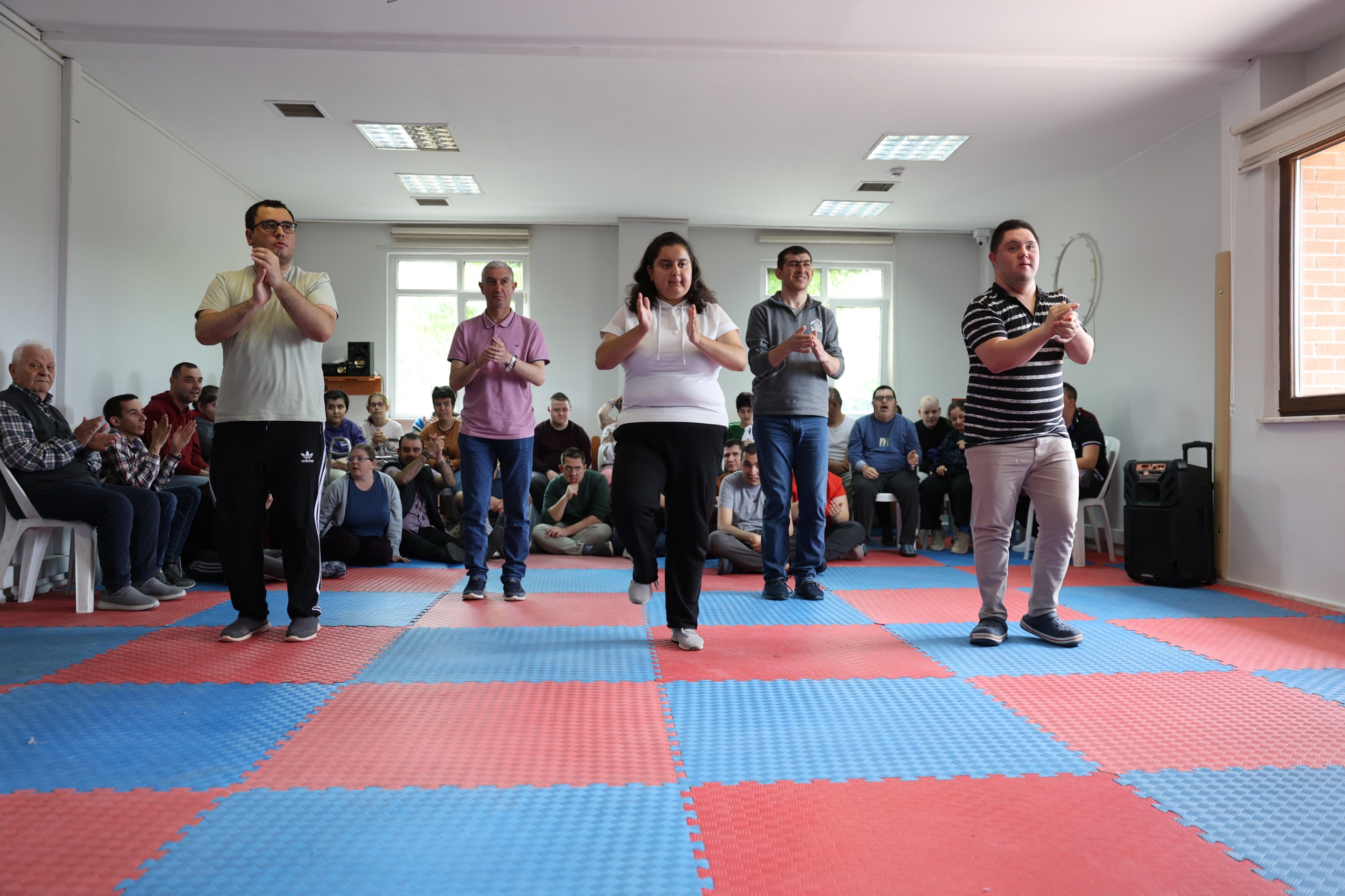 Es Çocuk Evi̇n’nden Özel Bi̇reylere Anlamli Zi̇yaret (5)