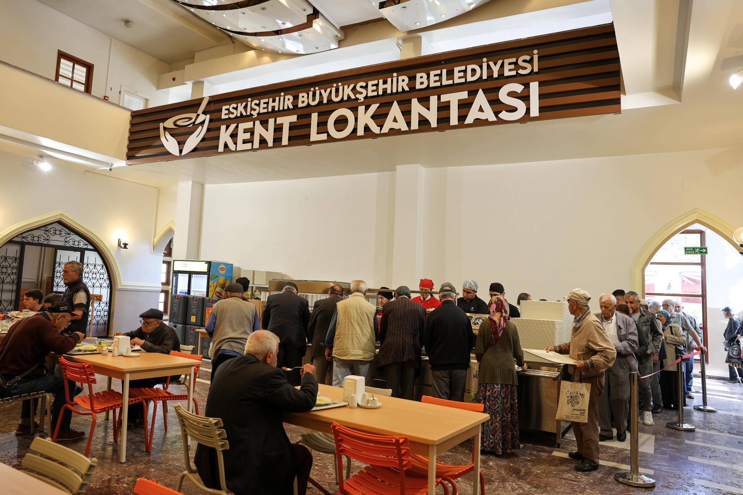 Kent Lokantasi “Askida Yemek” İle Bi̇nlerce Vatandaşa Dokundu (5)