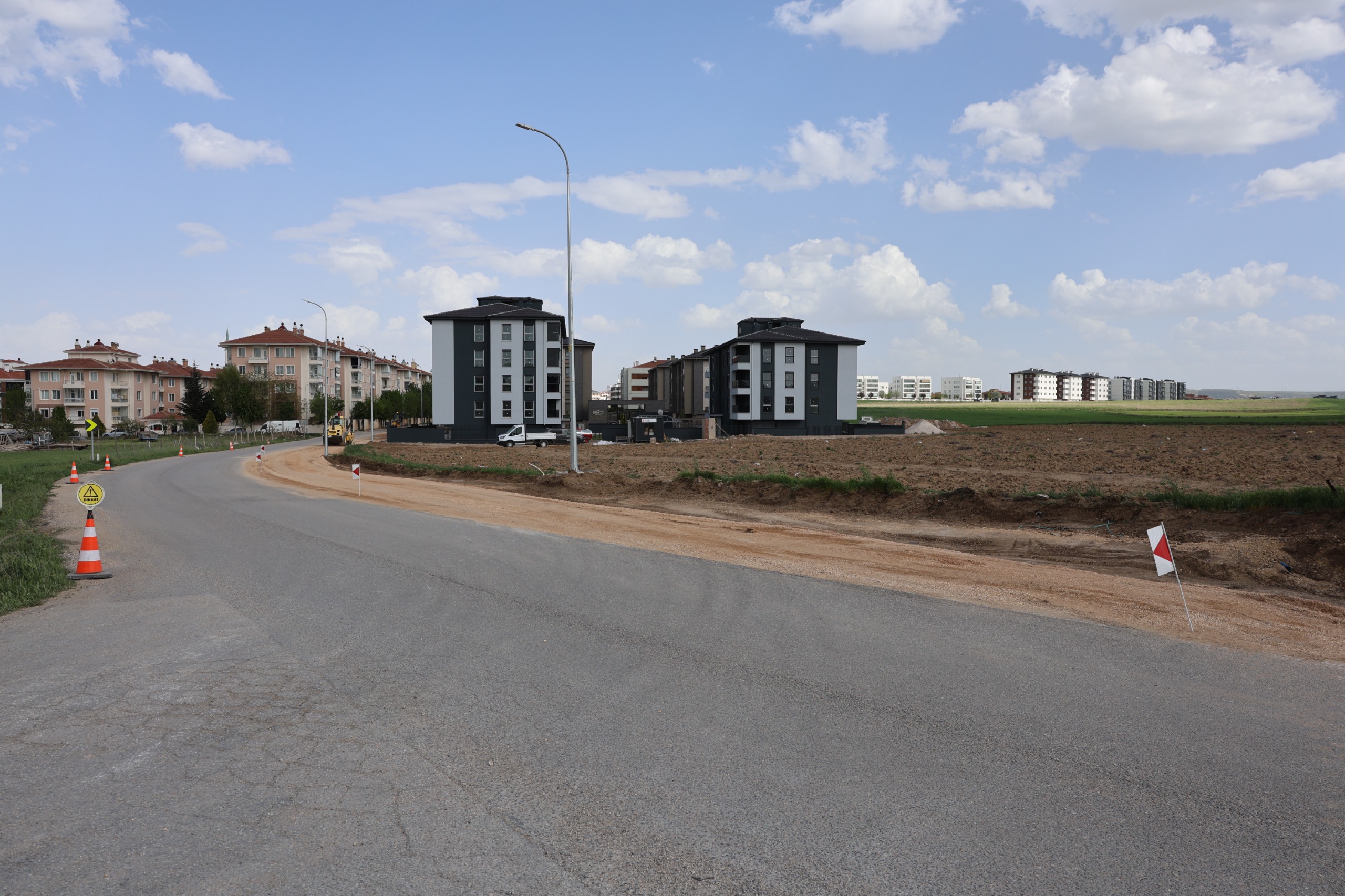 Mahalle Yollari Yeni̇leni̇yor, Ulaşim Rahatliyor (3)