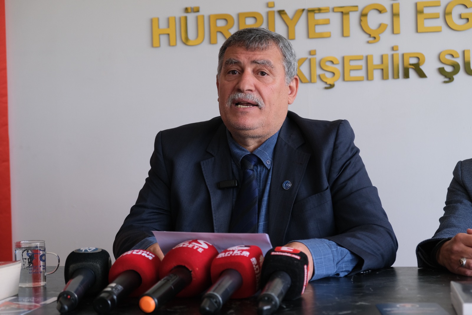 “Siyasete Göbekten Bağlı Sendikacılar Sorunları Gündeme Getirmiyor” (1)