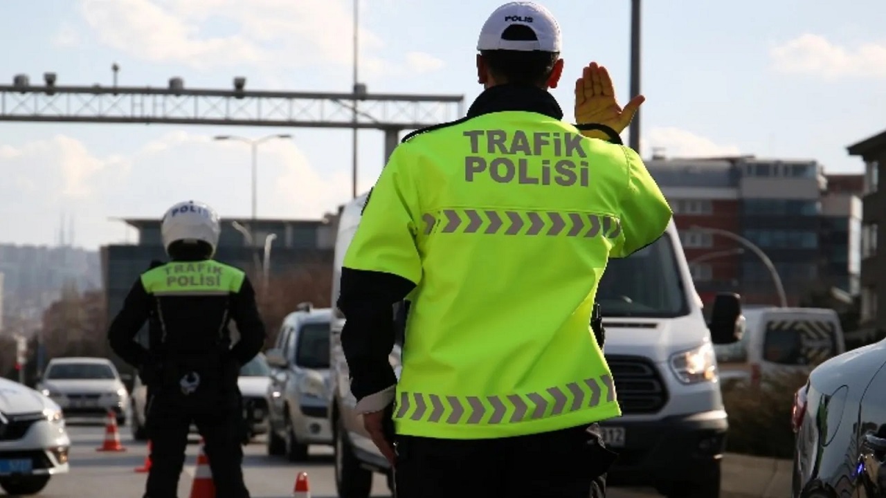 Trafik Polisi 6-3
