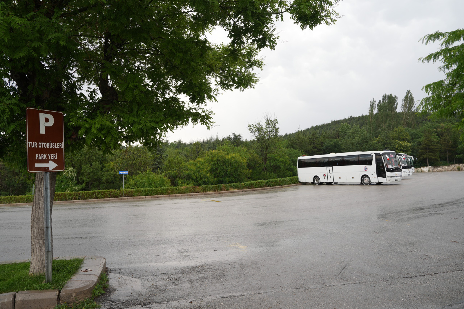Tur Otobüsleri̇ne Yeni̇ Park Ve İndi̇rme Bi̇ndi̇rme Düzenlemesi̇ (3)
