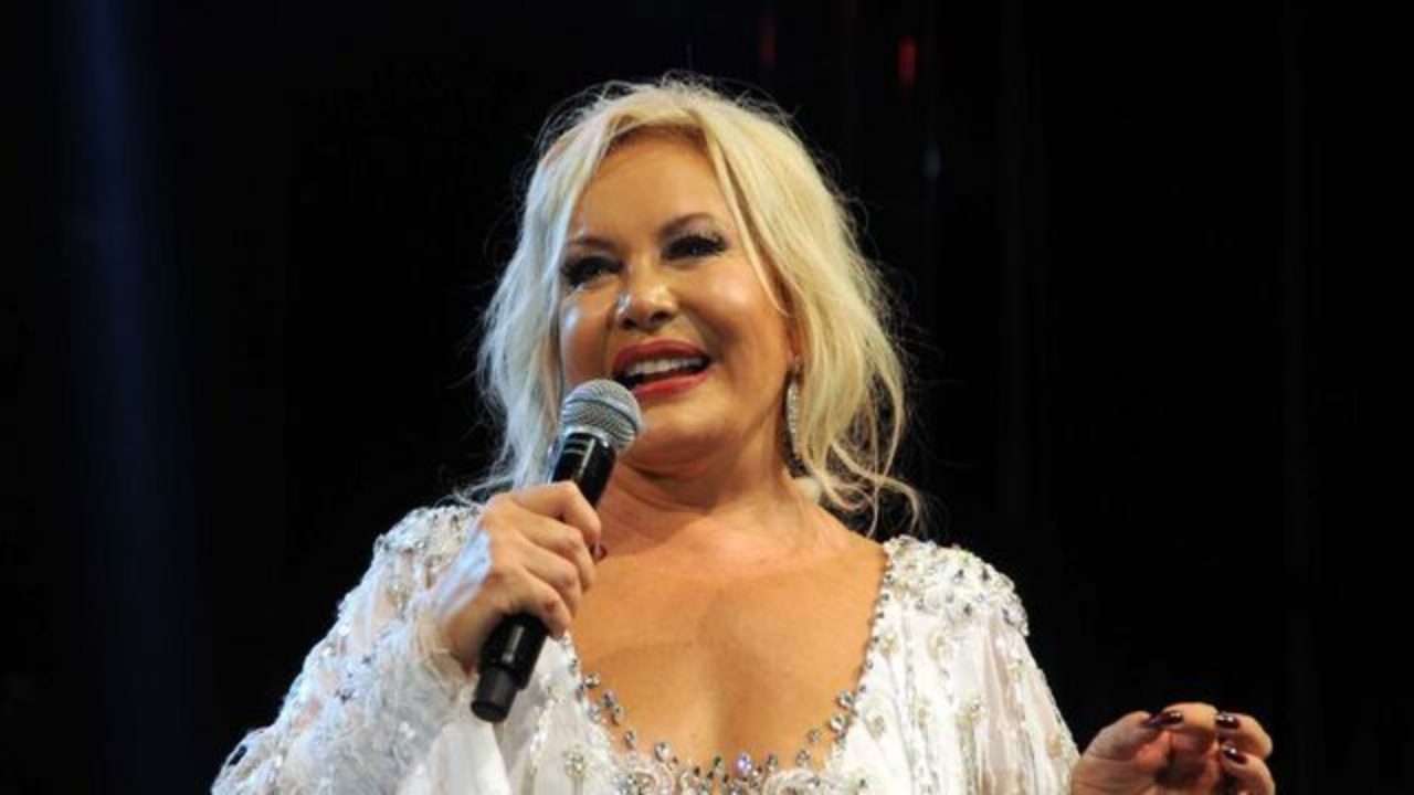 Usta Sanatçı Emel Sayın'ın Acı Kaybı (1)