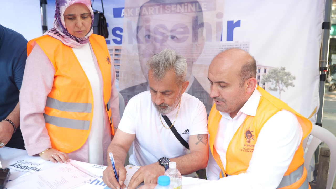 Ak Parti Seninle Eskişehir Çadırları Yoğun Ilgi Gördü