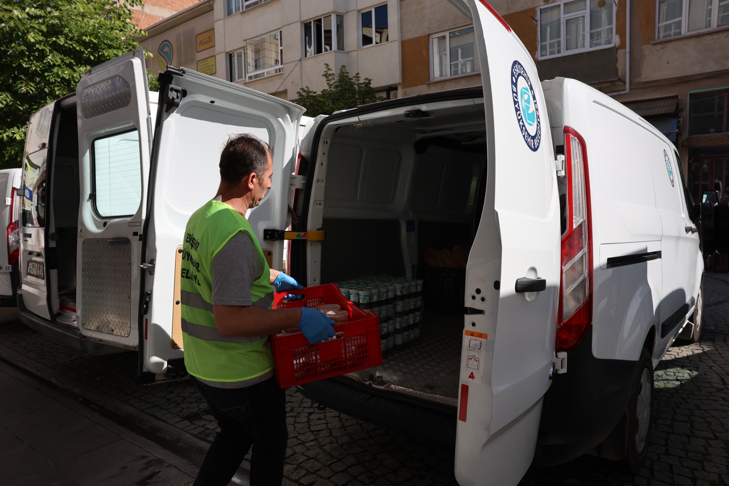 Büyükşehi̇r Aşevi̇, Kurban Bağişlariyla Bi̇nlerce Sofrayi Şenlendi̇recek (3)
