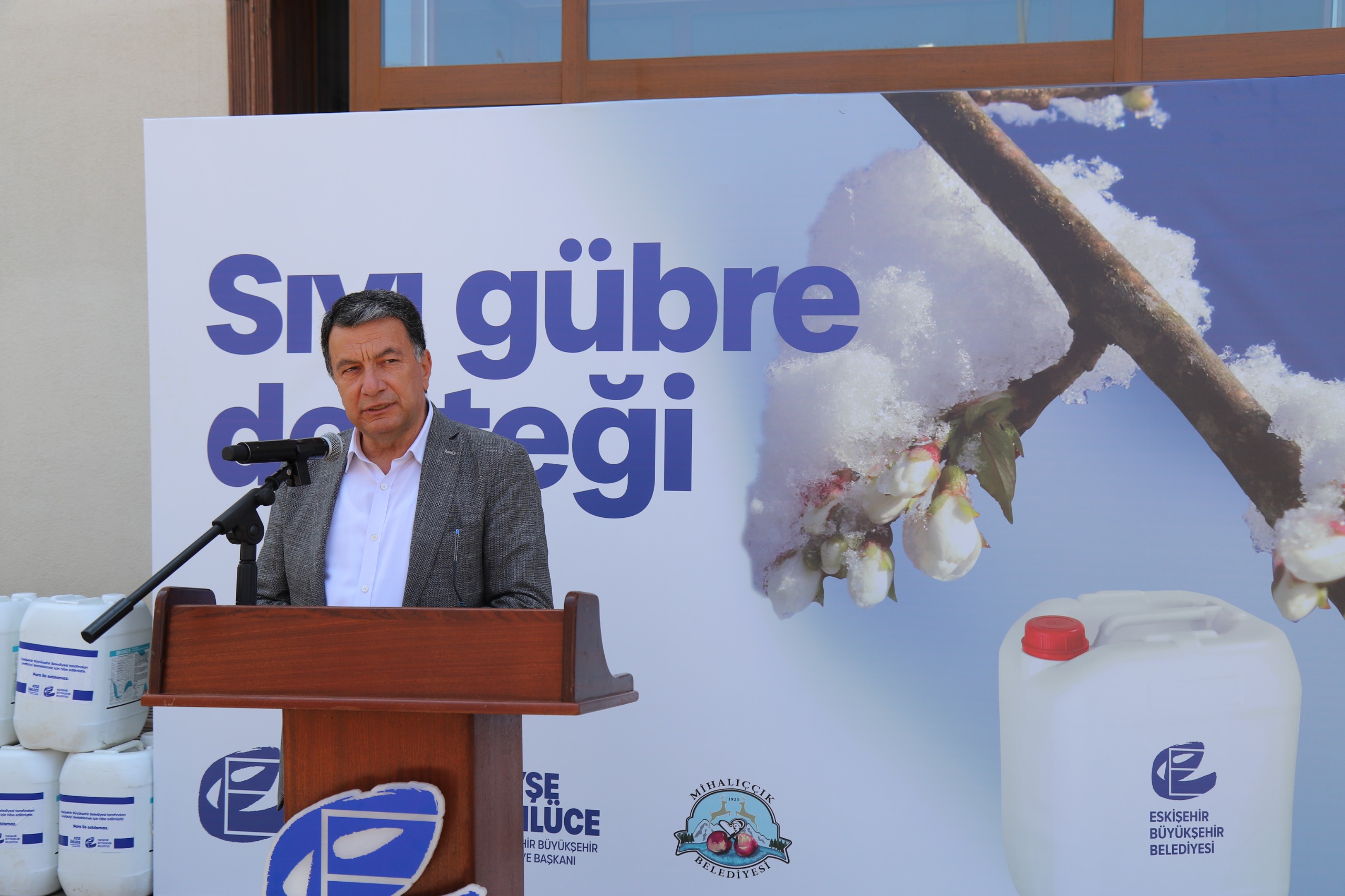 Büyükşehi̇rden Ki̇raz Üreti̇ci̇si̇ne Don Sonrasi Can Suyu (10)