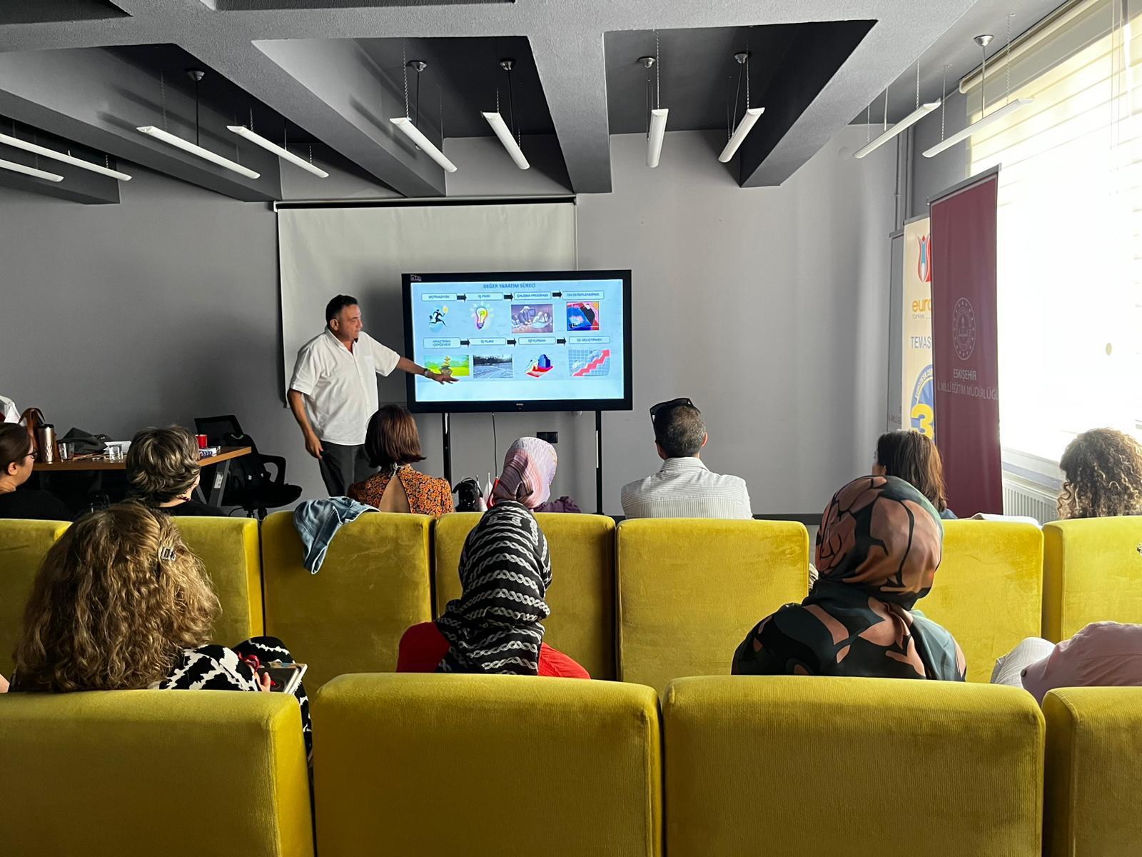 Eskişehir'de 80 Saatlik Eğitim Başladı (3)