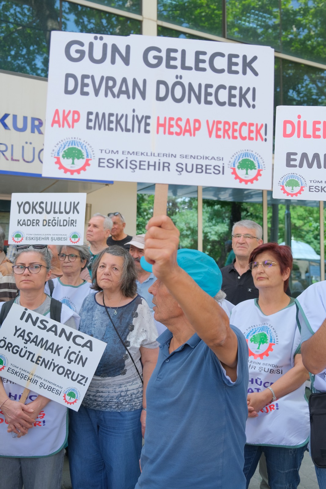 Eskişehir’de Emekliler Bakanlara Ve Milletvekillerine Seslendi “El Insaf, El Merhamet” (1)
