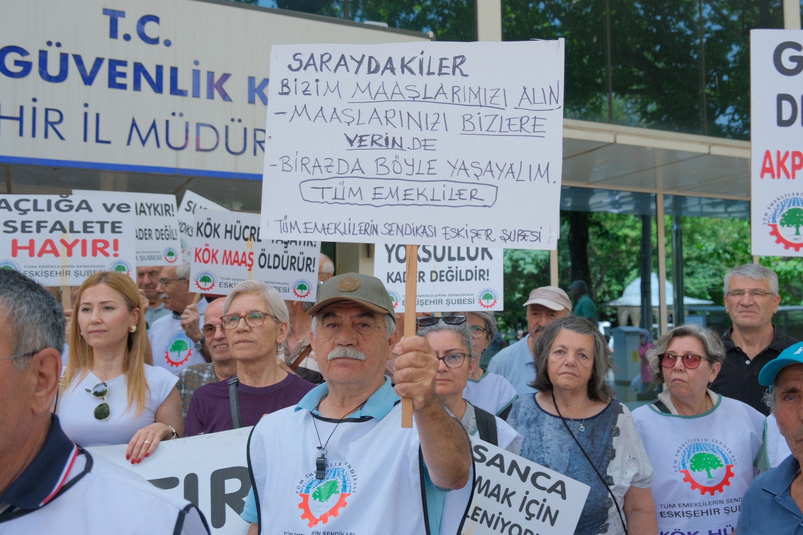 Eskişehir’de Emekliler Bakanlara Ve Milletvekillerine Seslendi “El Insaf, El Merhamet” (4)