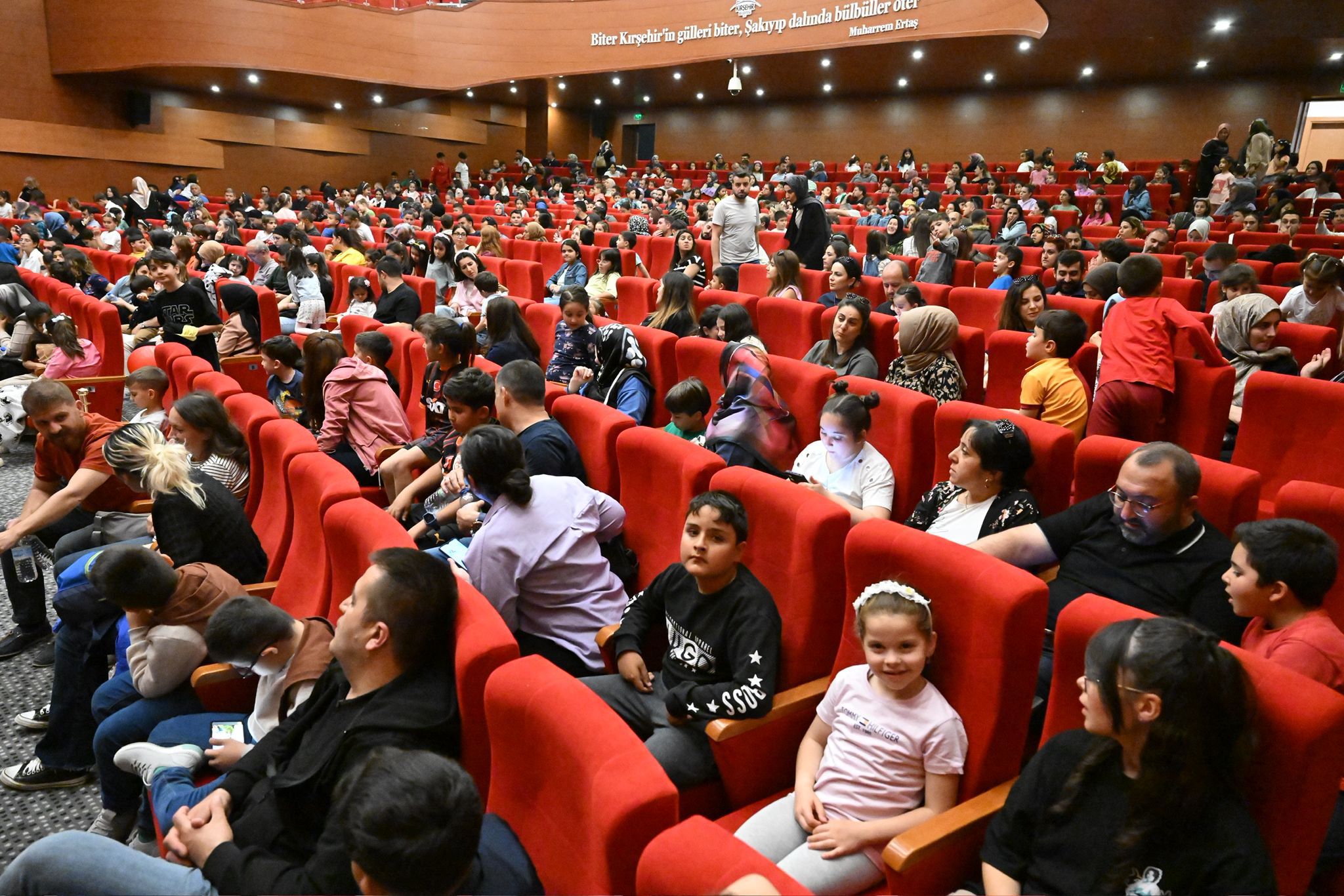 Odunpazarı Belediyesi Tiyatrosu, Kırşehir’de Minik Kalplere Dokundu (1)