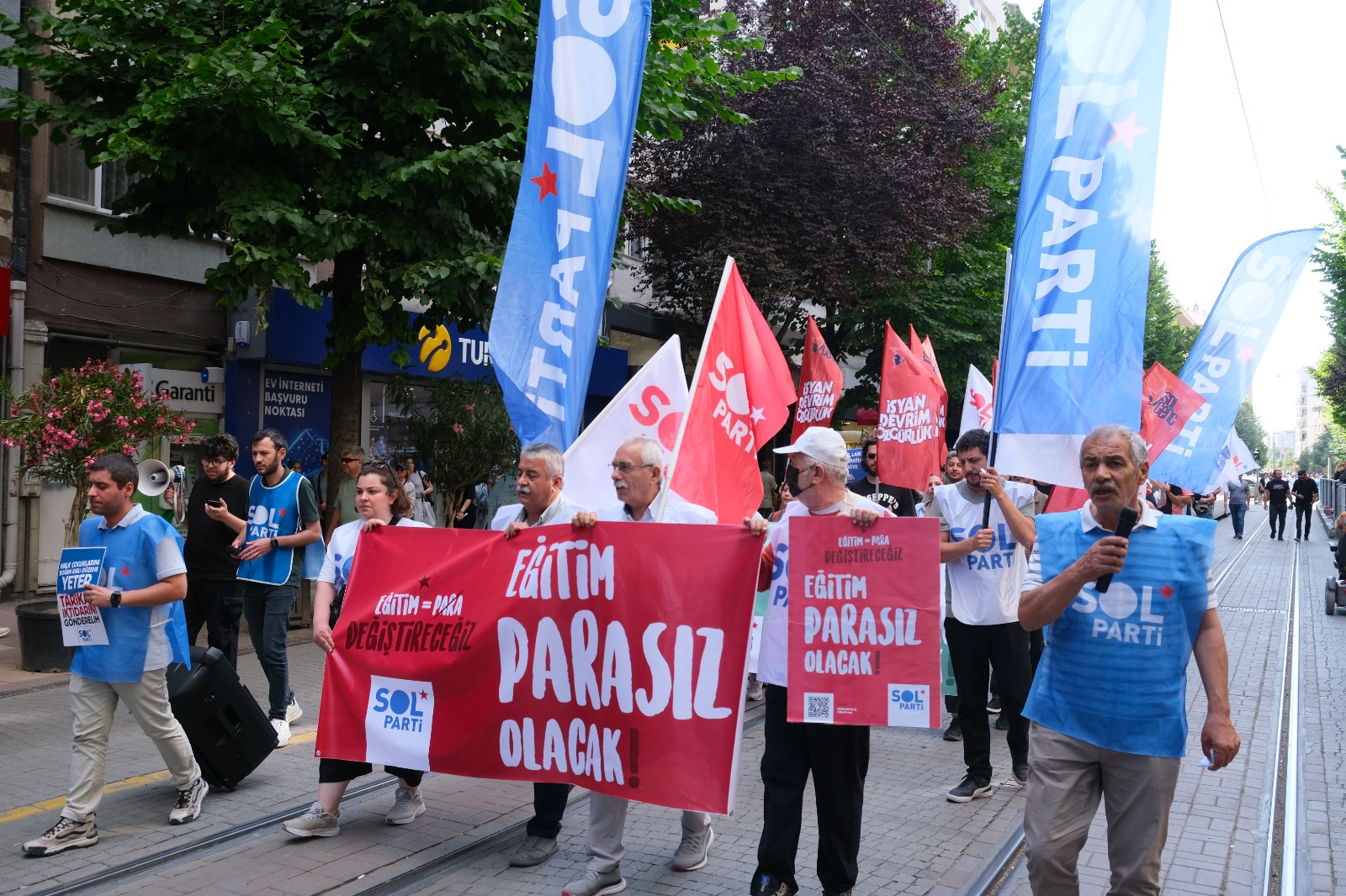 Sol Parti’den Eskişehir’de Laik Eğitim Yürüyüşü