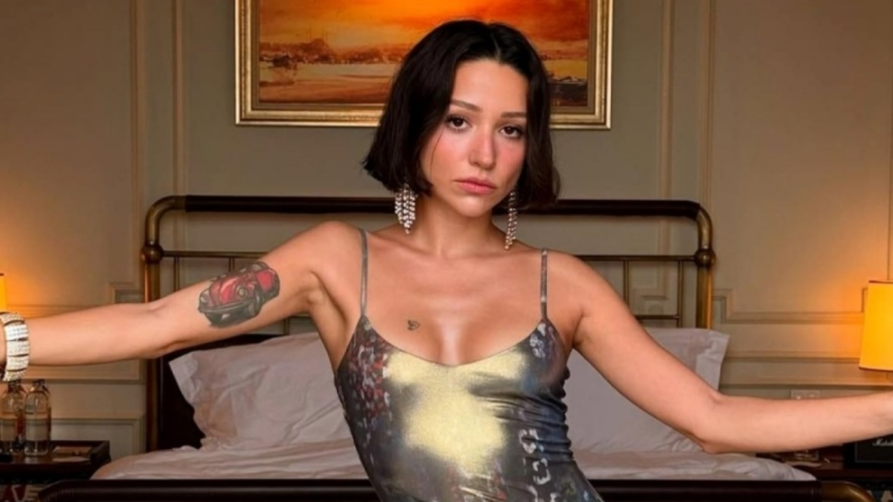 Ünlü Şarkıcı Zeynep Bastık, Kayısı Güzeli Seçildi!-1