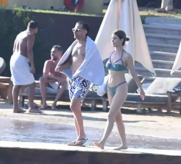 Beren Saat Ve Kenan Doğulu Çifti Tatilin Keyfini Çıkardı (3)