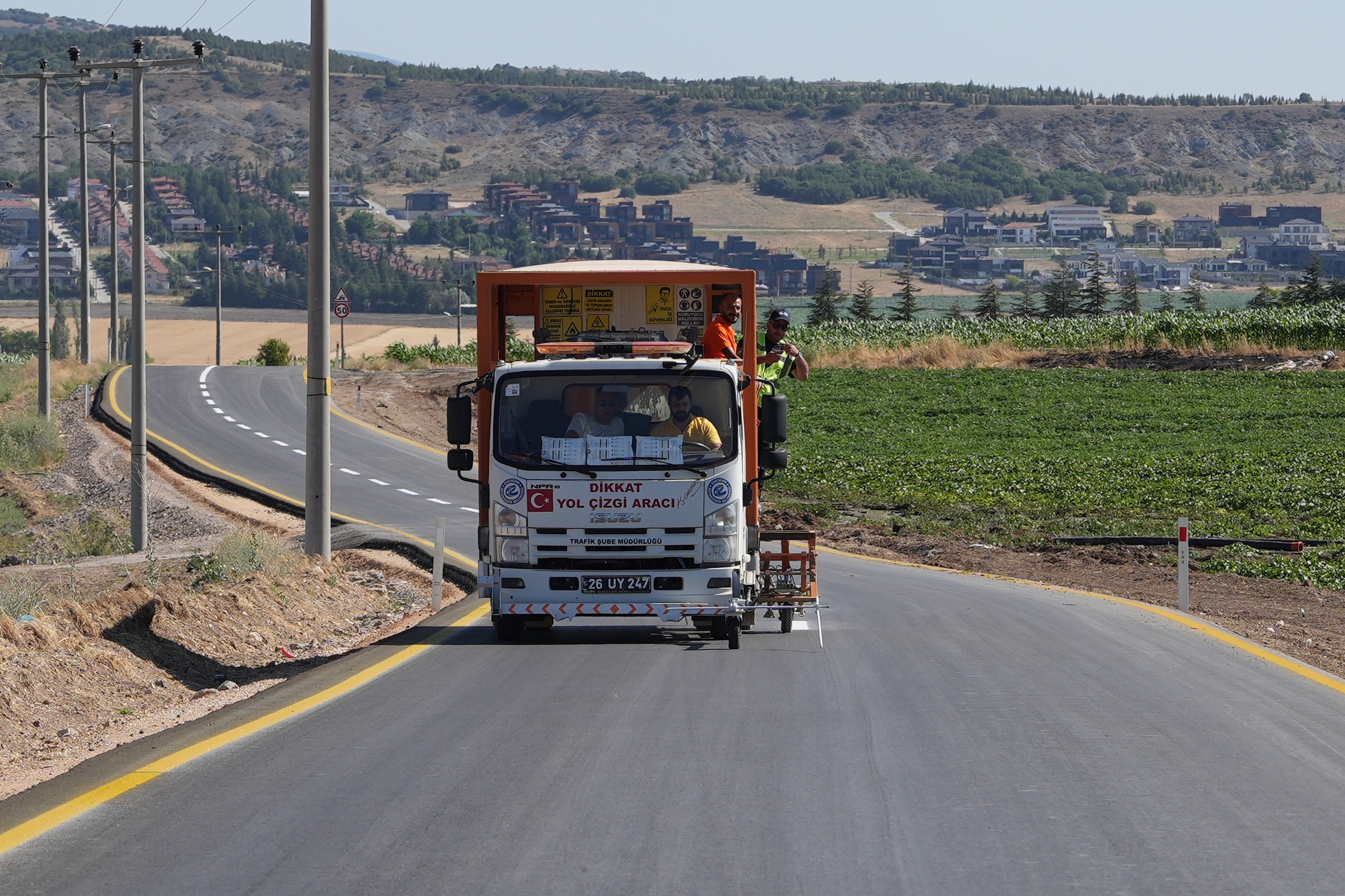 Büyükşehi̇rden Yol Çi̇zgi̇ Boyama Çalişmalari (4)