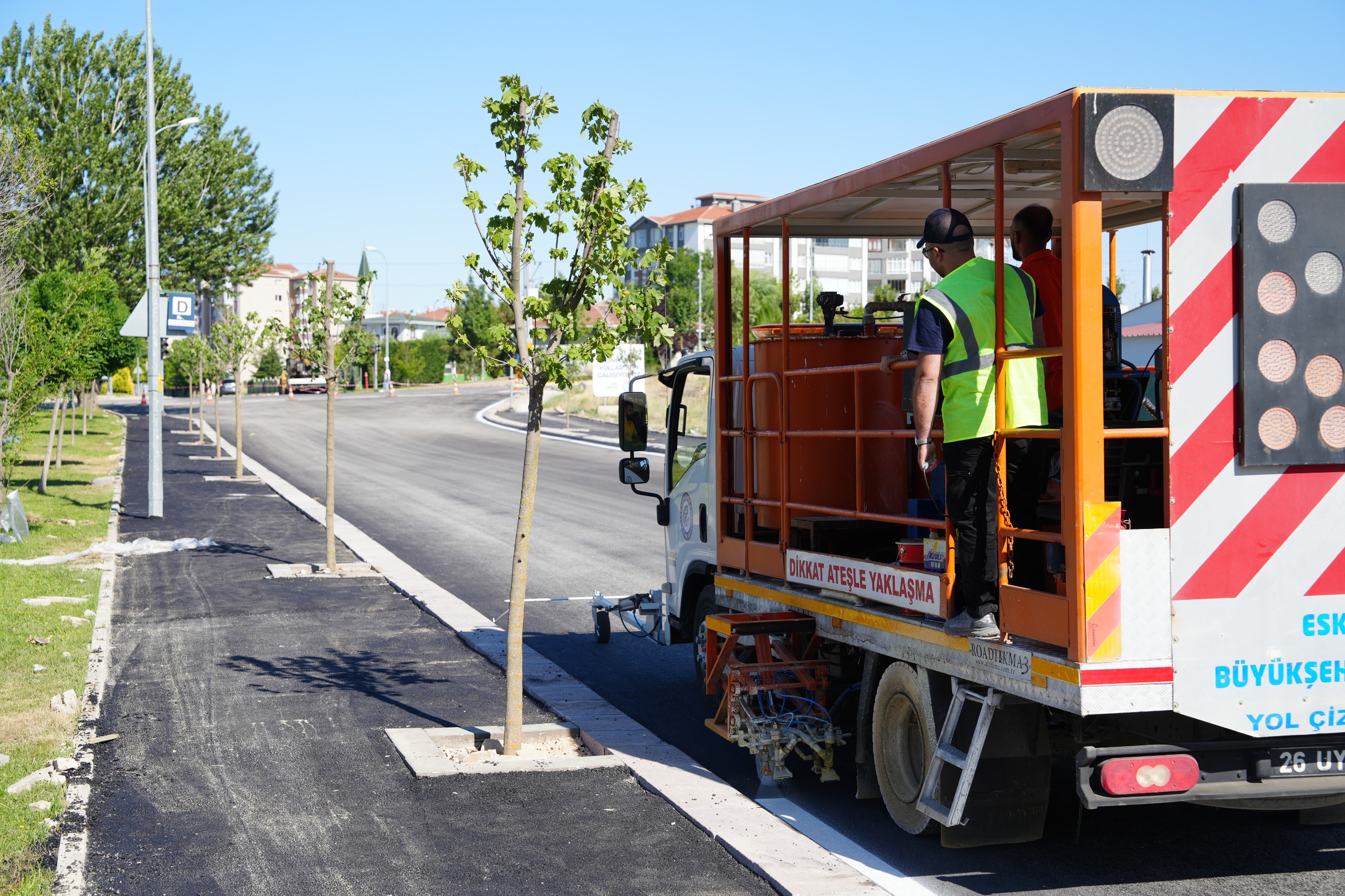 Büyükşehi̇rden Yol Çi̇zgi̇ Boyama Çalişmalari (8)