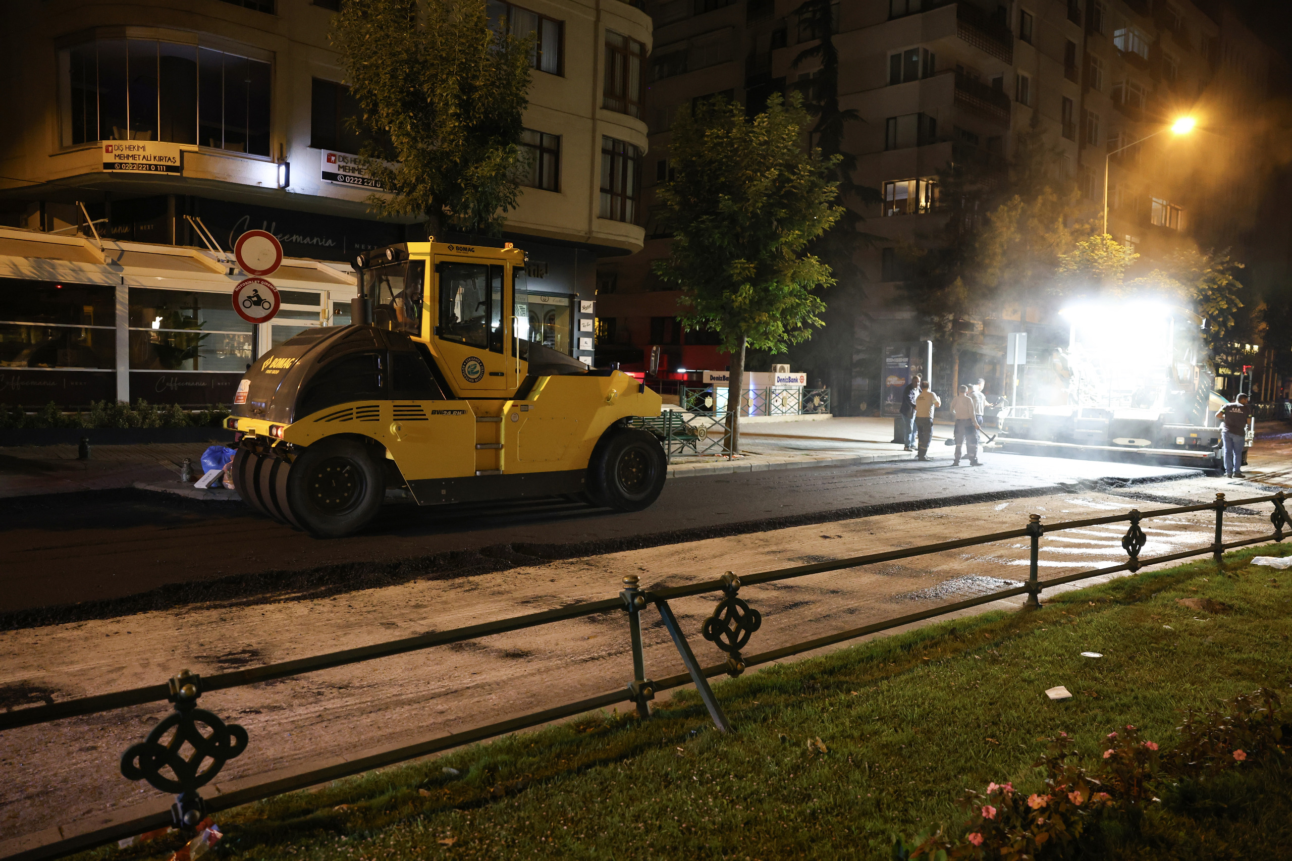 Eski̇şehi̇r’de Yol Çalişmalari Gece Gündüz Araliksiz Devam Edi̇yor (11) Kızılcıklı Mahmut Pehlivan Caddesi