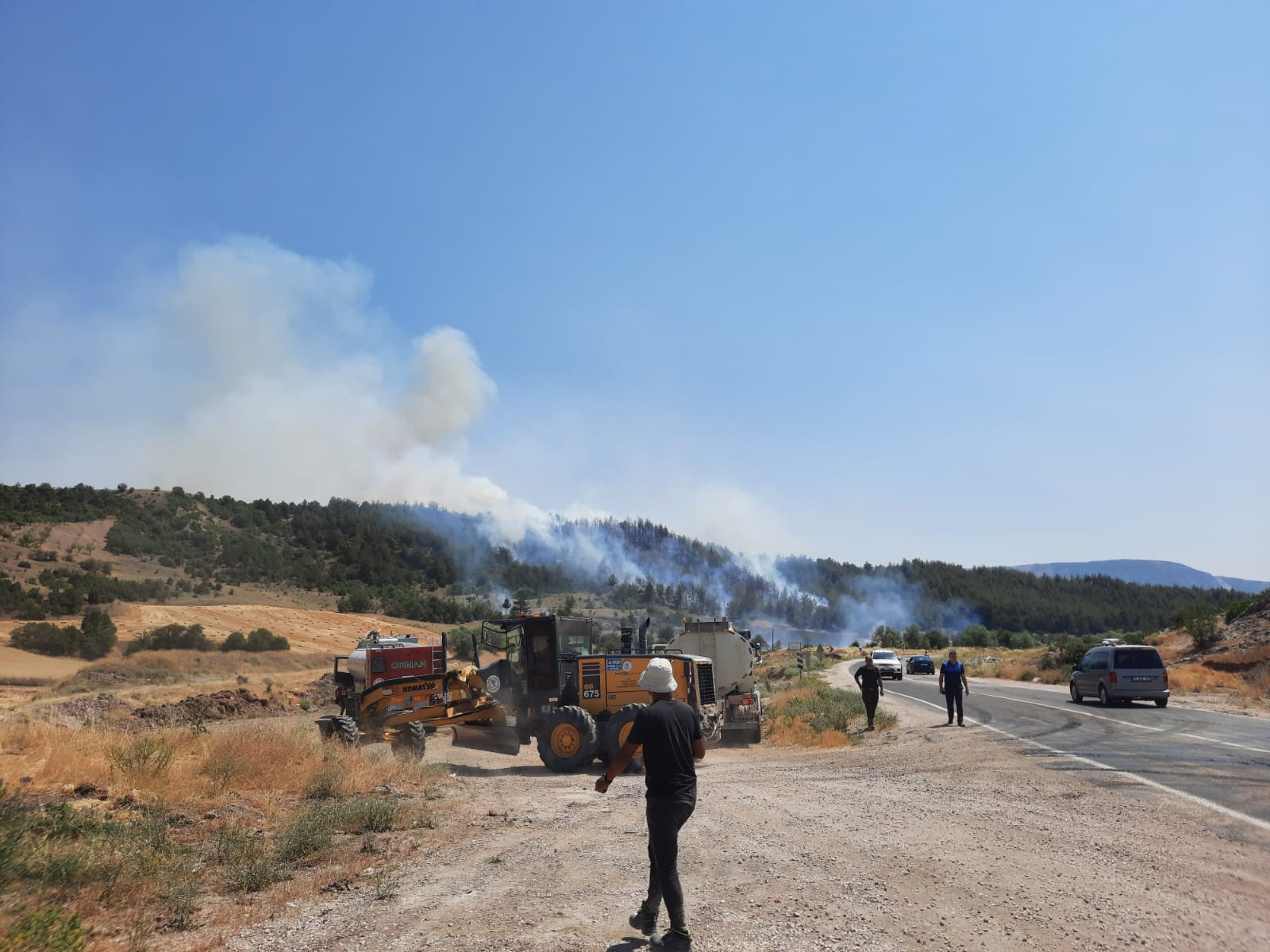Eskişehir'in Komşusunda Yangın Çıktı! 2 Helikopter 15 Itfaiye Aracı Sevk Edildi (2)