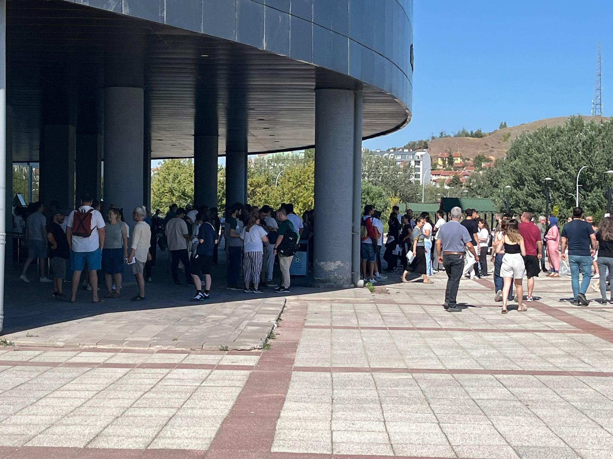 Esogü'de Sınav Yoğunluğu Uzun Kuyruklar Oluştu (2)