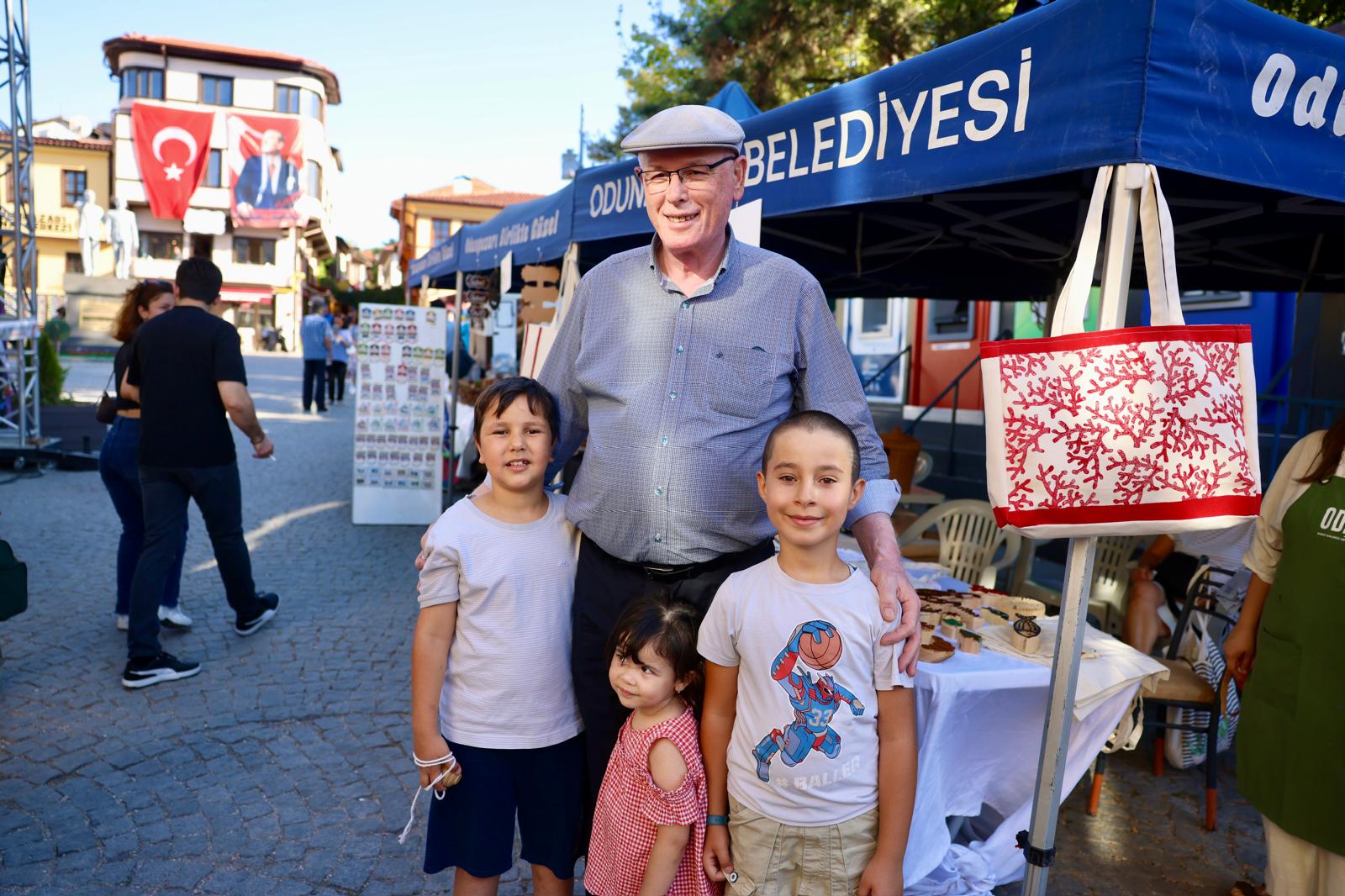 Odunpazarı’nda Ahşap Heykel Festivali Tüm Coşkusuyla Devam Ediyor (8)