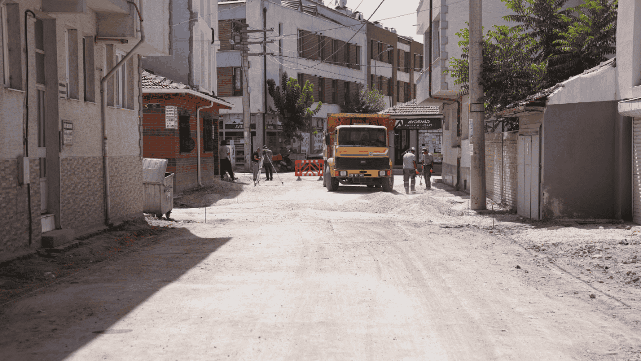 Tepebaşı'nda Yol Ve Kaldırımlar Yenilenmeye Devam Ediyor (1)